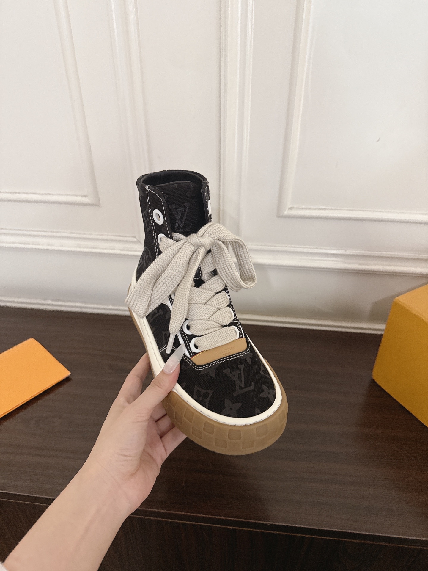 Louis Vuitton Sneakers