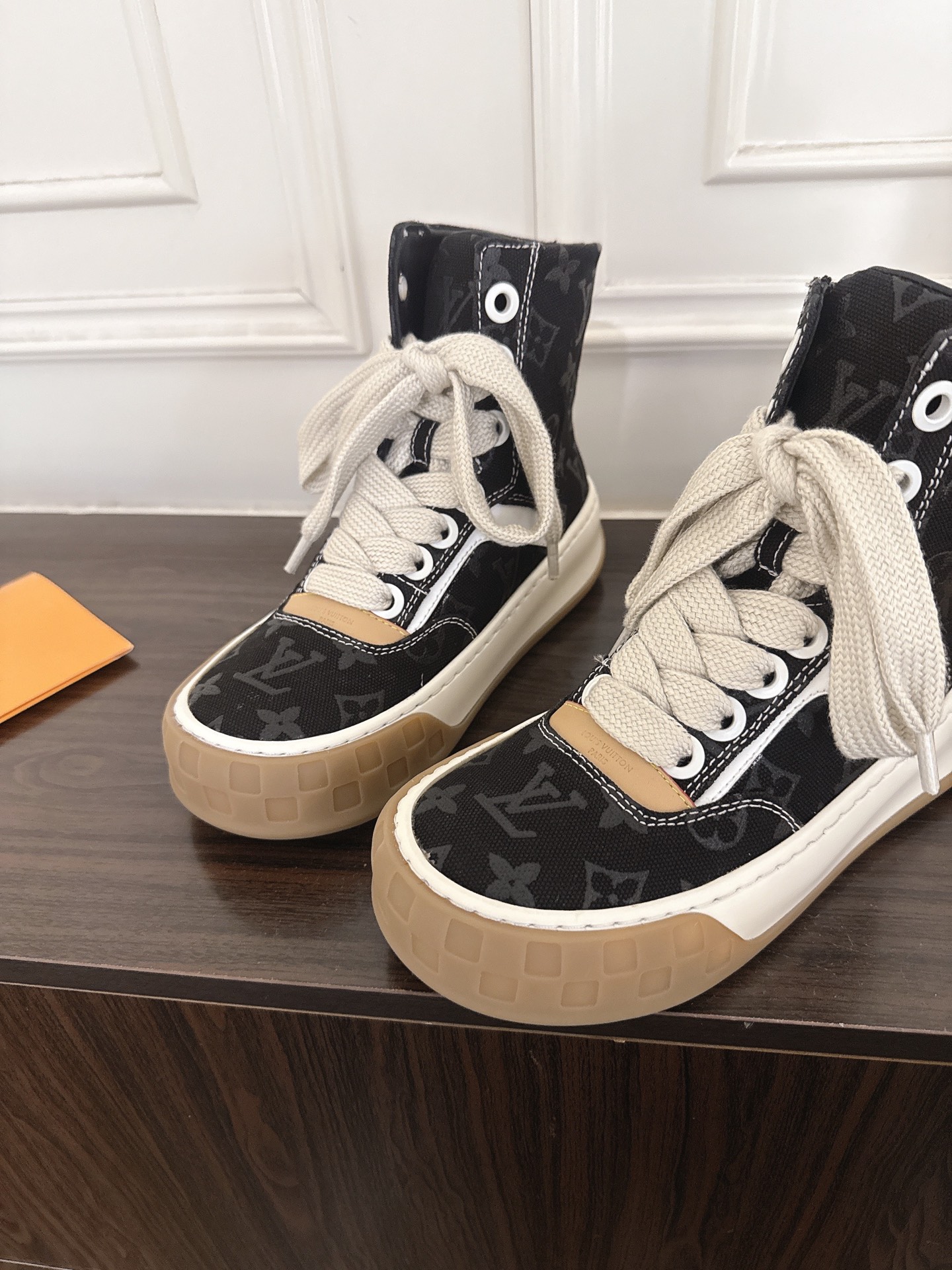 Louis Vuitton Sneakers