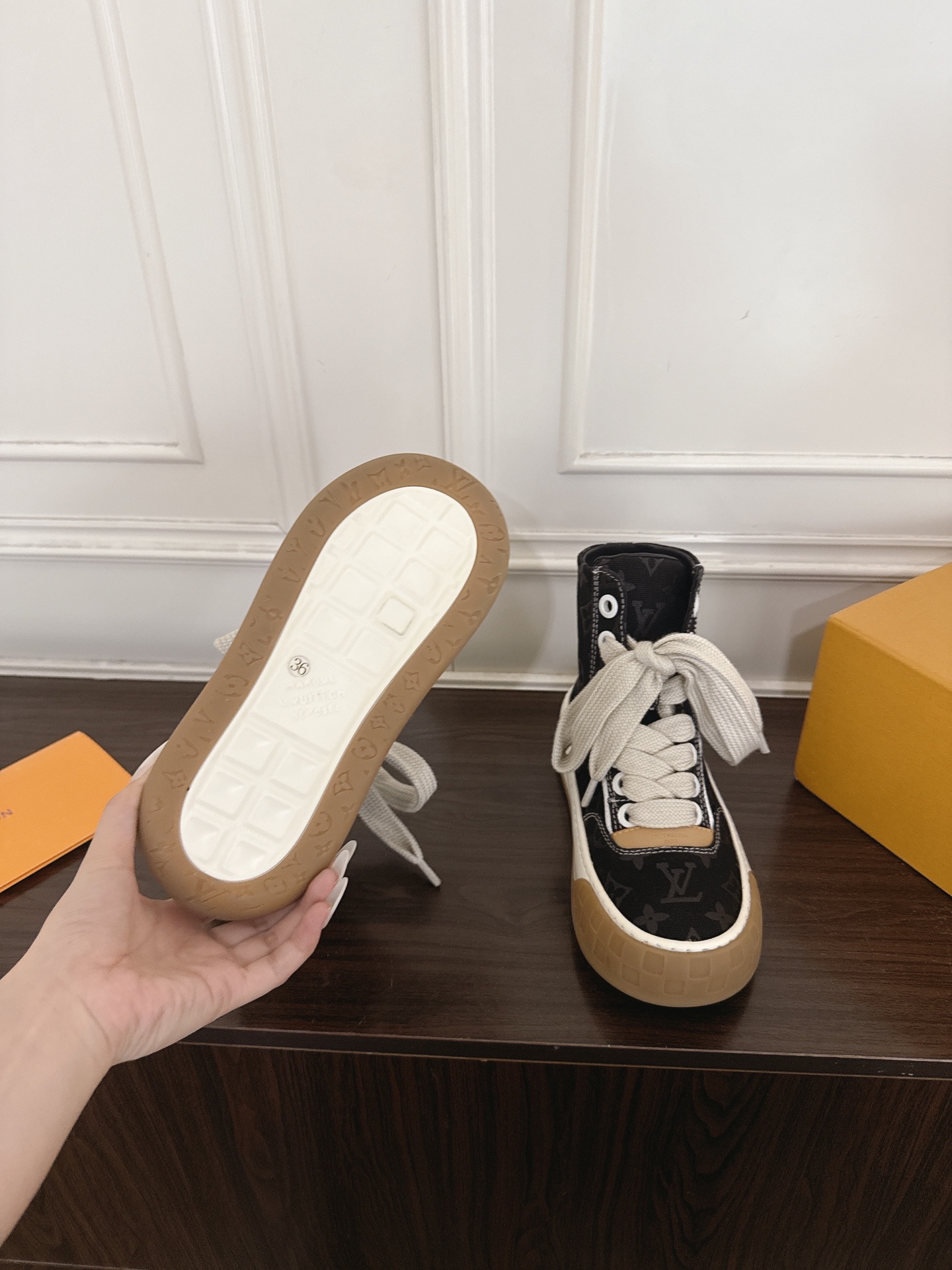 Louis Vuitton Sneakers