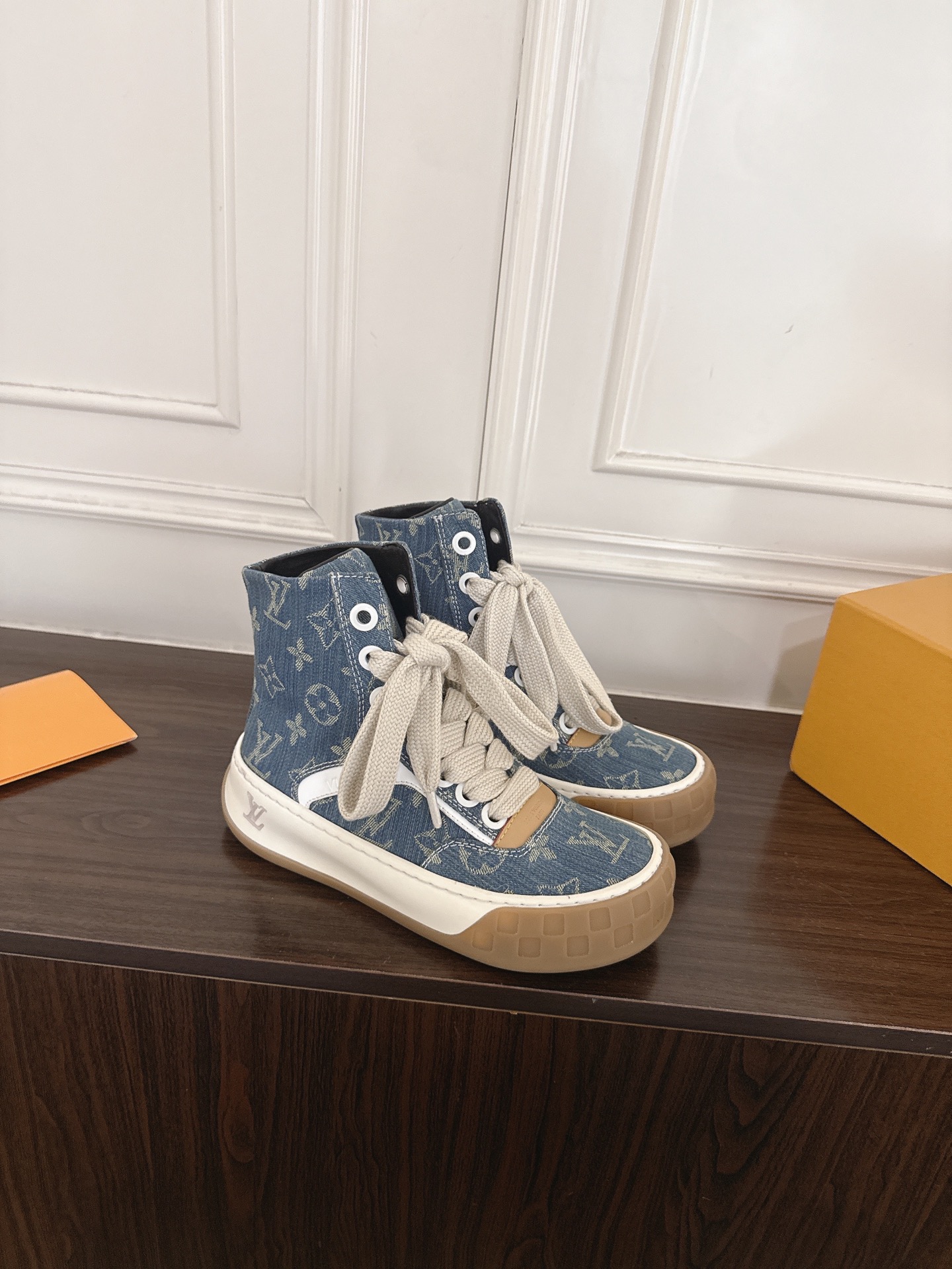 Louis Vuitton Sneakers