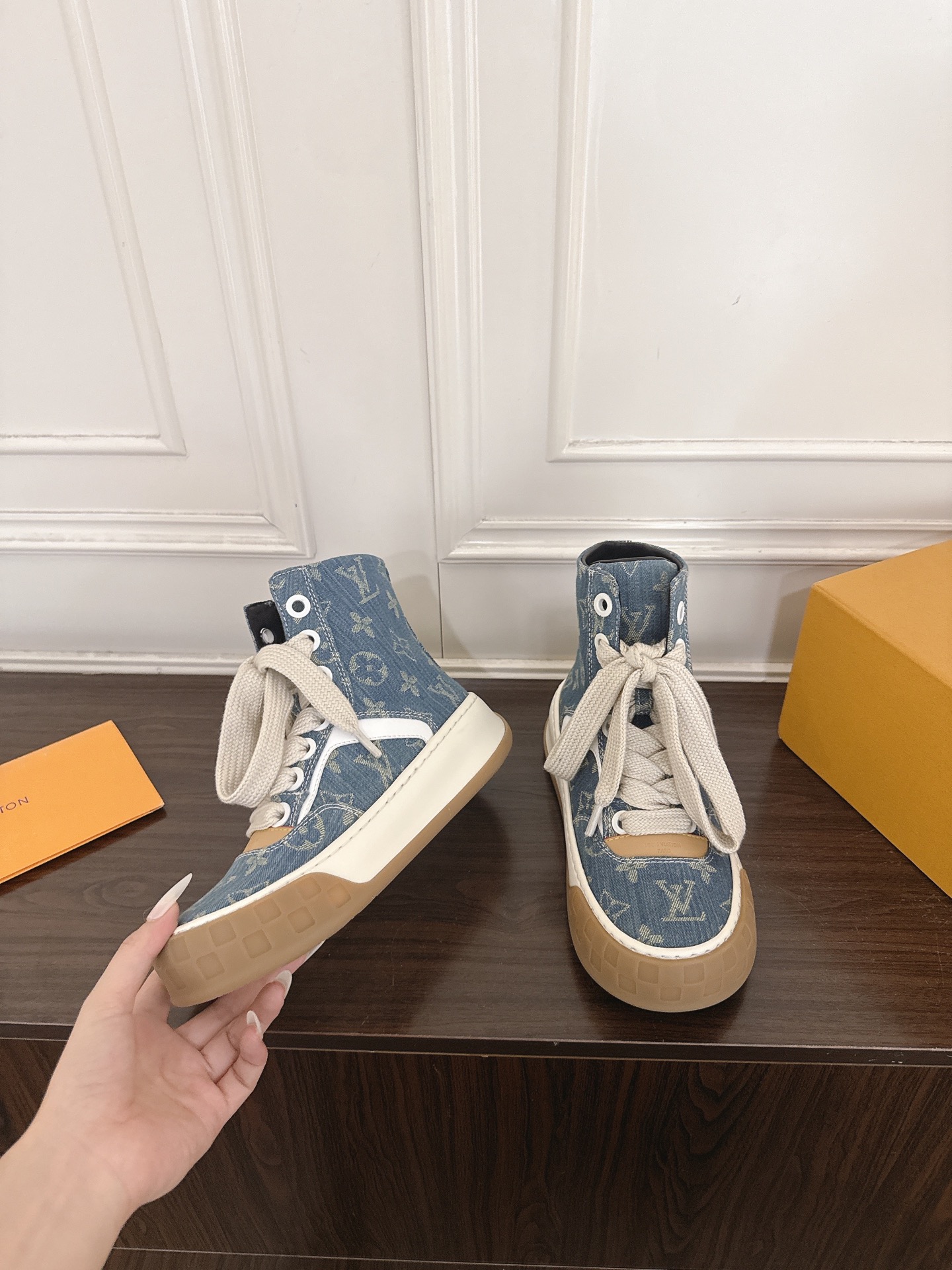Louis Vuitton Sneakers