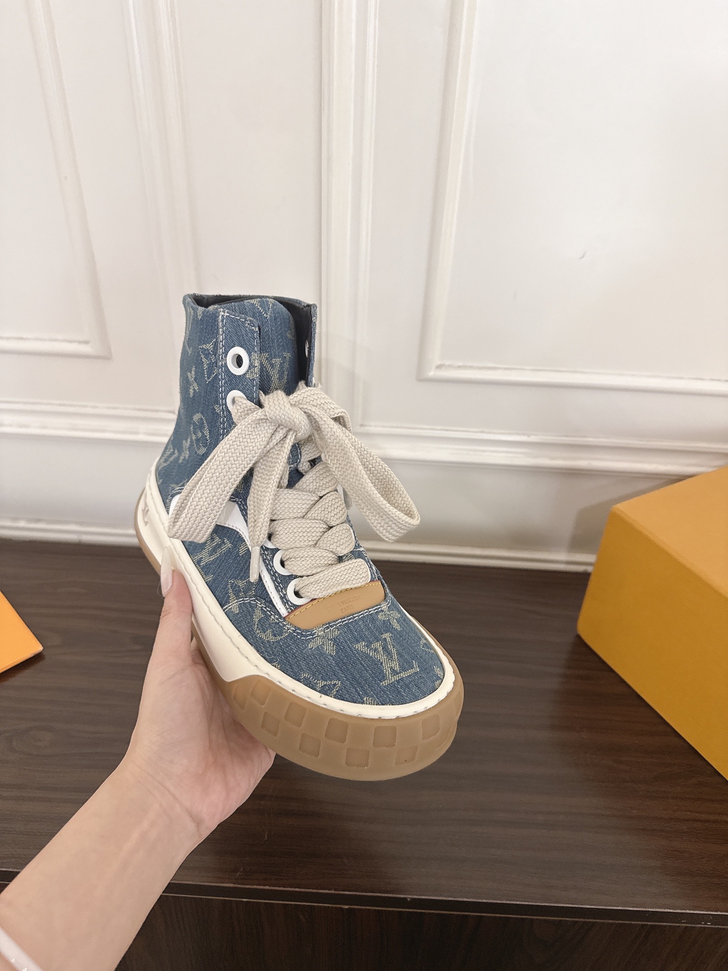 Louis Vuitton Sneakers