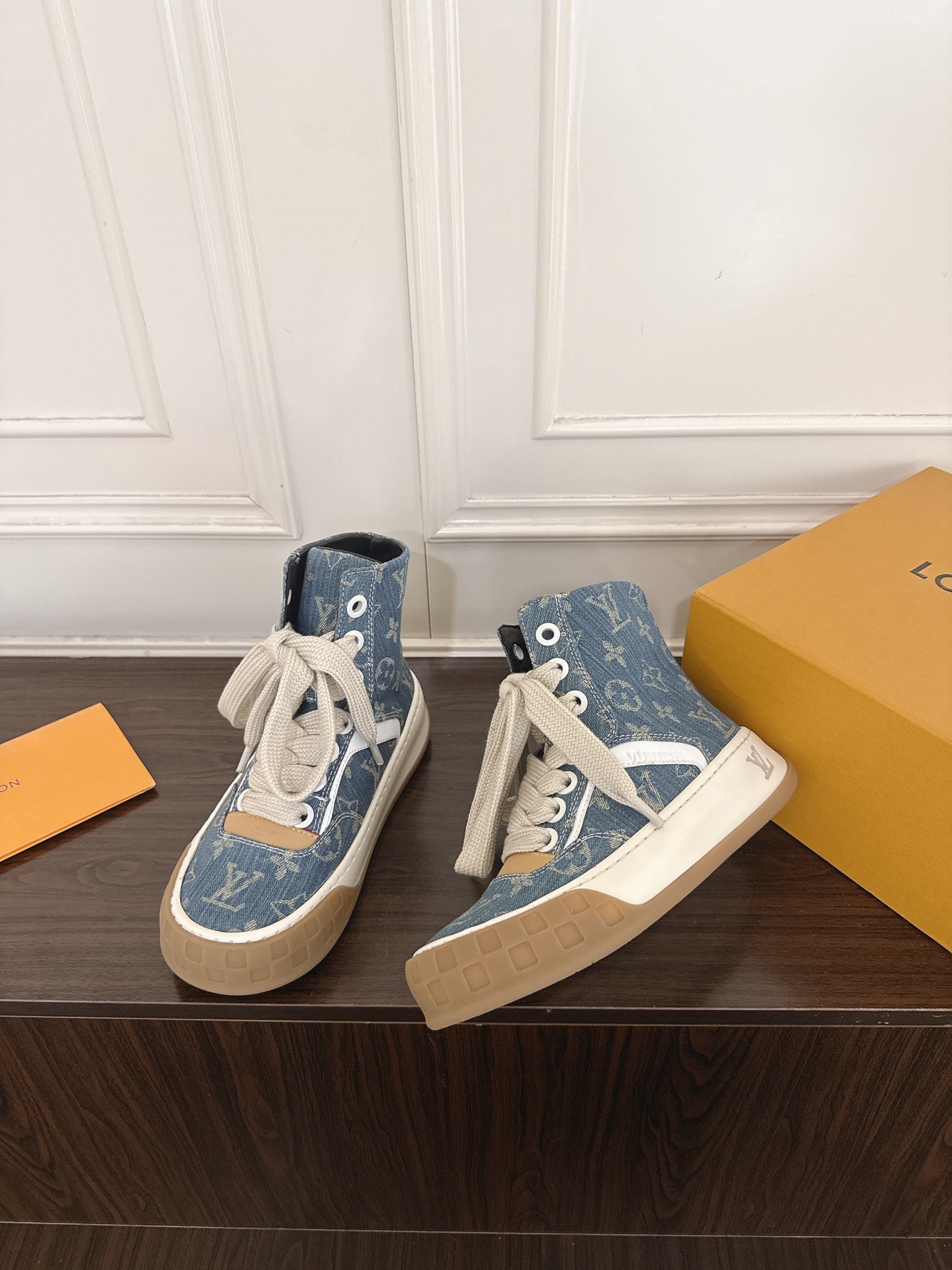 Louis Vuitton Sneakers