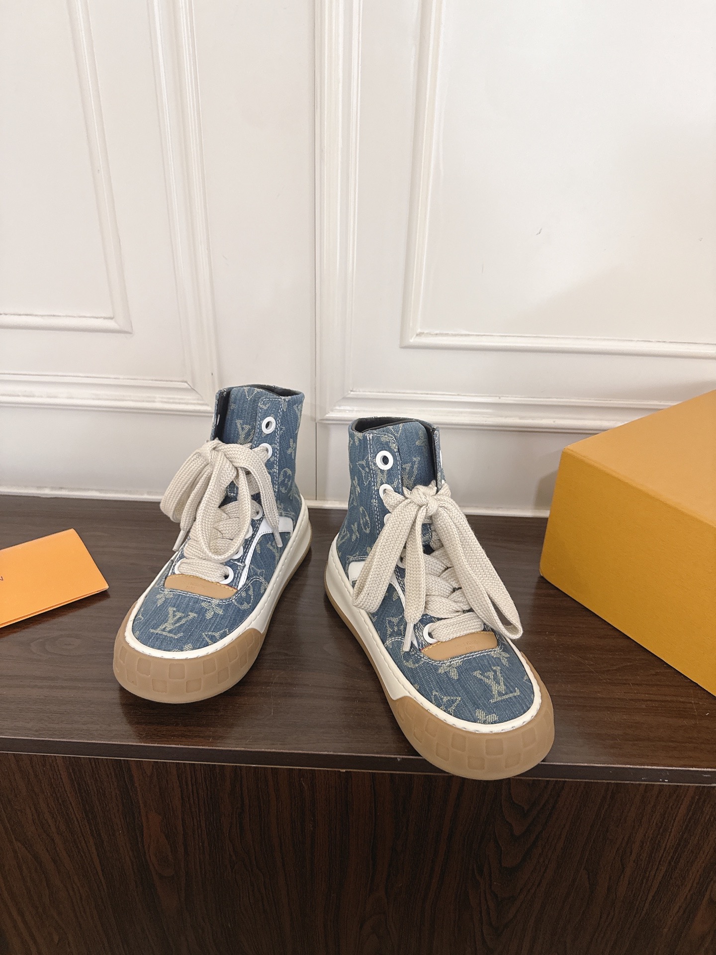 Louis Vuitton Sneakers