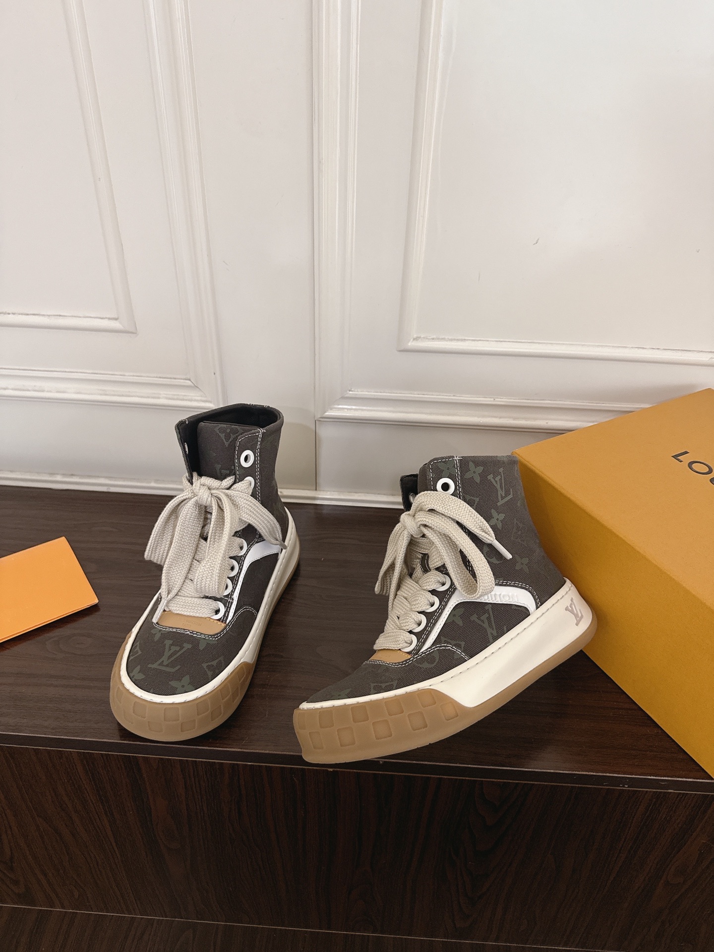 Louis Vuitton Sneakers