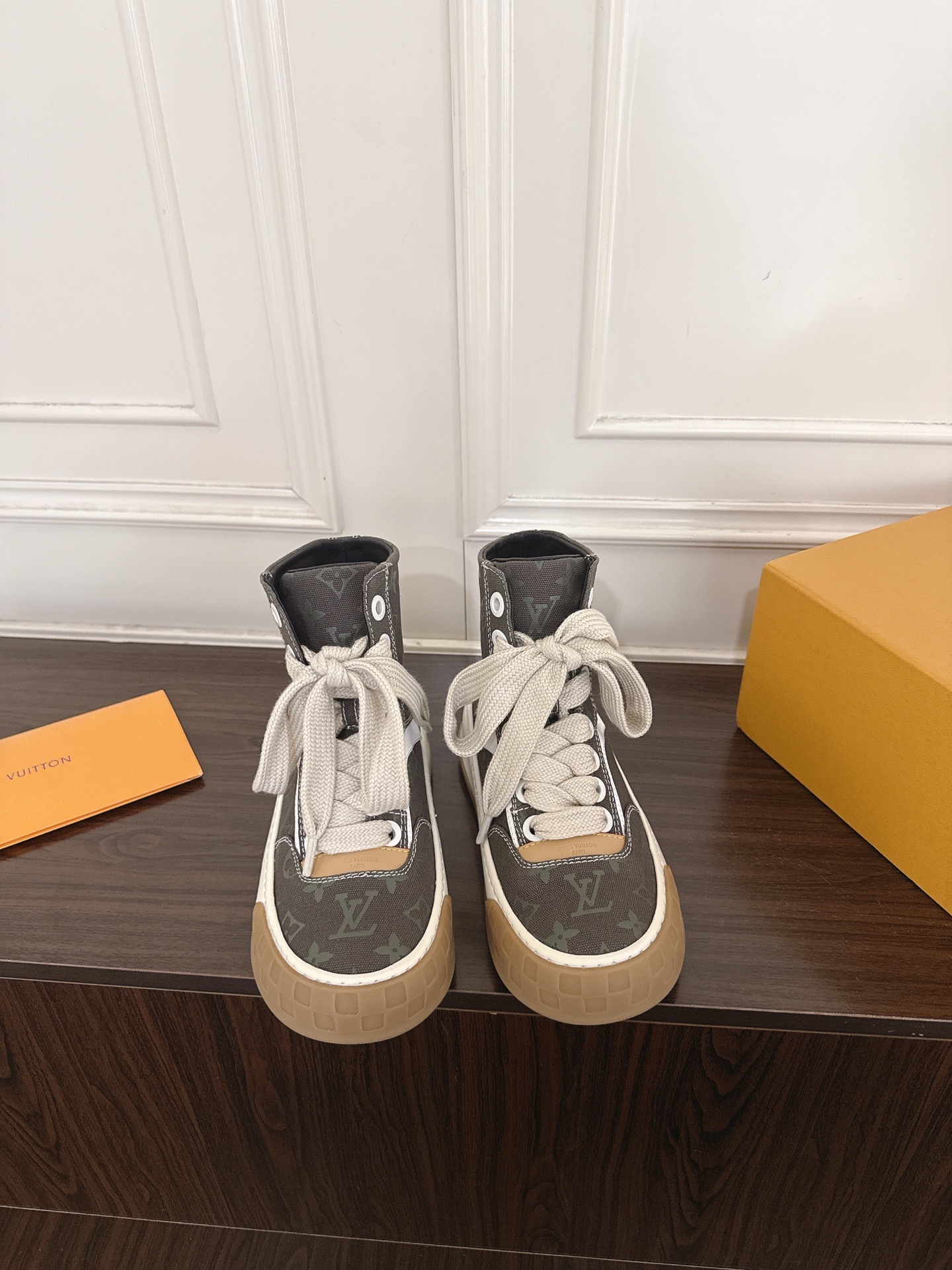 Louis Vuitton Sneakers