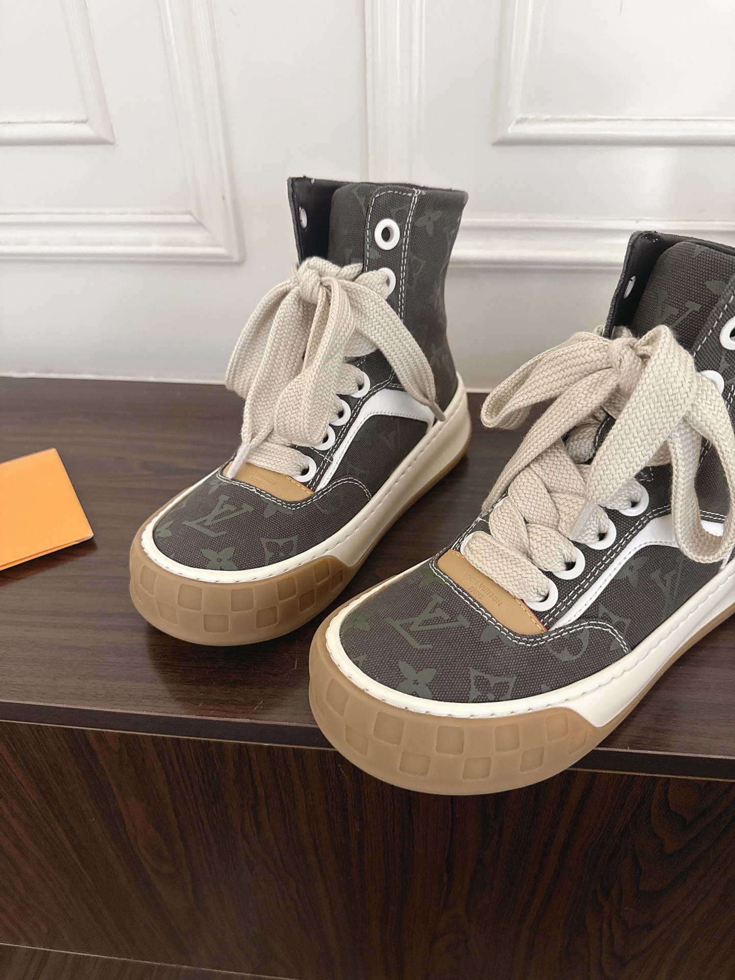 Louis Vuitton Sneakers