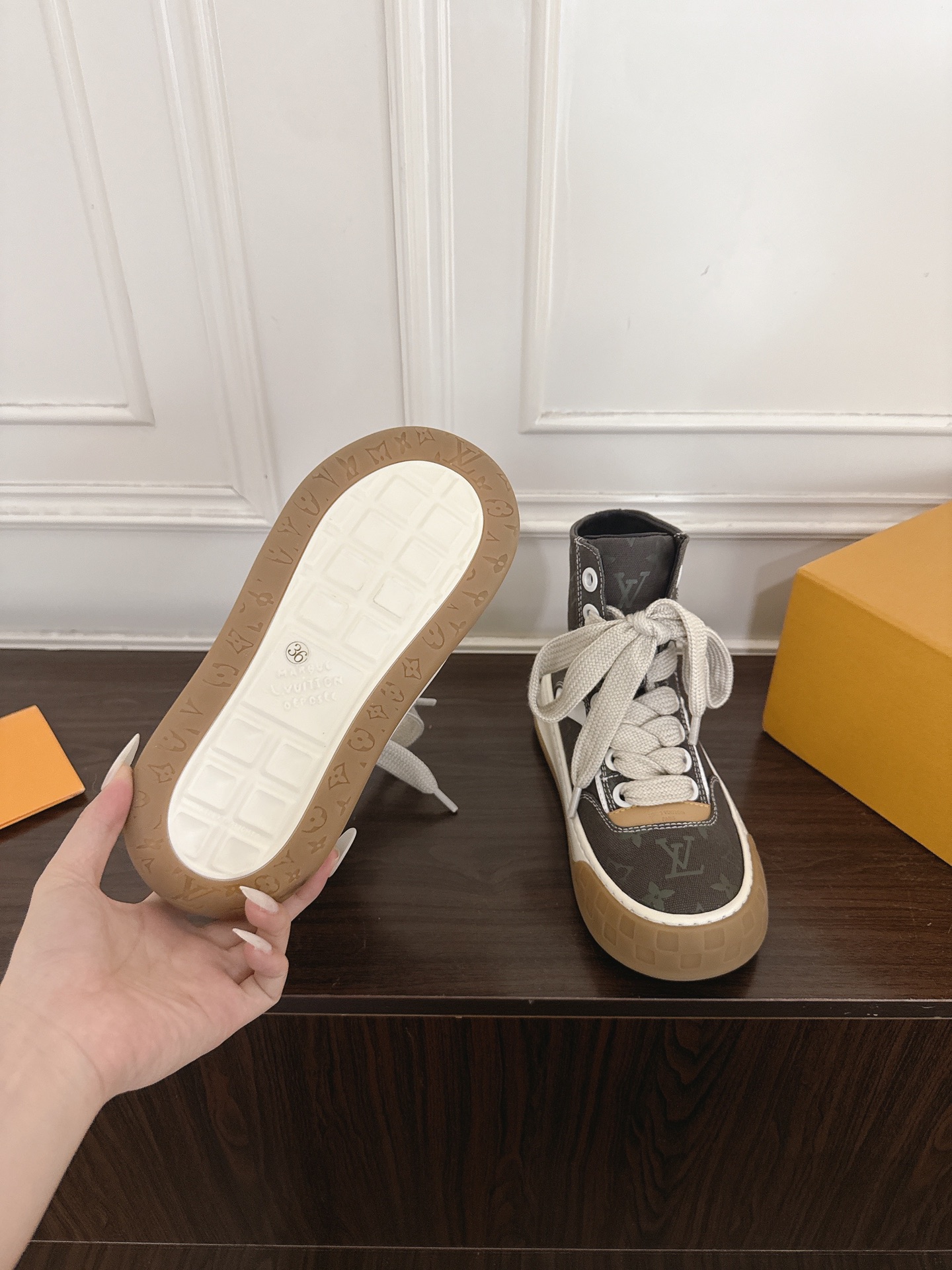 Louis Vuitton Sneakers
