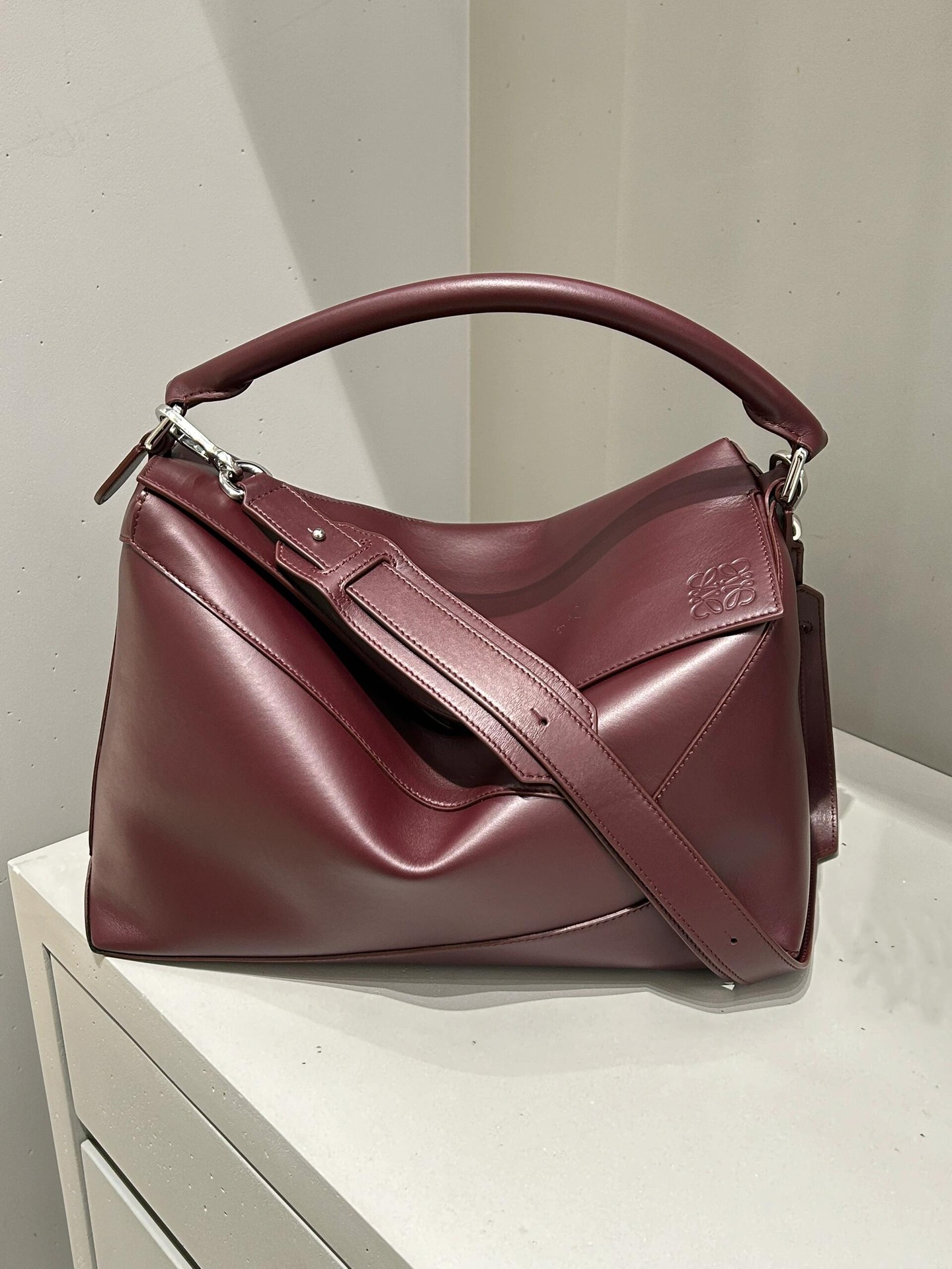 Loewe Puzzle New Large Wine Red Satchel, 33cm, Perfect Leather Luster 10 i1730475178 580 5