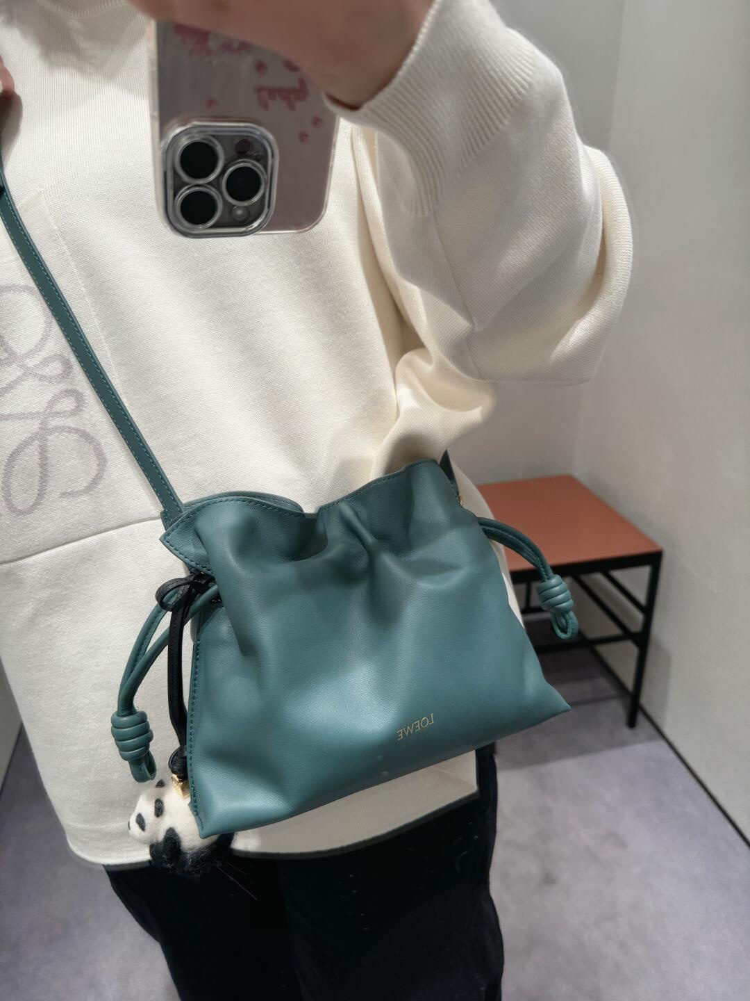 Loewe New Color Drawstring Bag in Vetiver Green, Luxury Leather Handbag 3 i1734763061 6677 9
