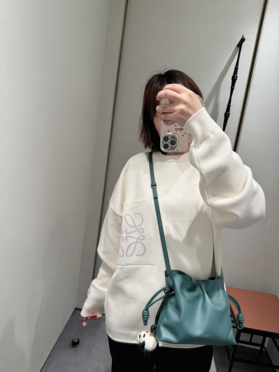 Loewe New Color Drawstring Bag in Vetiver Green, Luxury Leather Handbag 9 i1734763061 7561 6