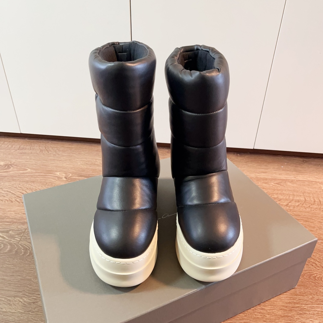 NO:236519,Couple model Rick Ownes New vans shoes, this infringing Vans series is really cool! No matter how you wear the invincible combination, you will look good, no matter how you wear it, no matter how you look, no matter how you wear it, no matter how you look. It's a perfect God of War shoes! The original customization details are very finely processed. All leather materials are imported, handmade stitching, original private molded milk-scented bottom! ! Size: 35-42 for women (40.41.42 for custom-made non-return and exchange) 40-46 for men (45.46 for custom-made non-return and exchange), casual shoes/sports shoes, sneakers, cowhide19860909情侣款 Rick Ownes 瑞克·欧文斯新款vans板鞋,这款火到不行的侵权Vans系列真的太帅了！无敌搭配怎么穿都好看 完全不分穿搭不分人 妥妥的战神之鞋！原版定制细节处理很精细 皮料全部进口牛皮 手工缝线 原版私模奶香大底！！ 码数:女35-42（女40.41.42定做不退换） 男40-46 (男45.46定做不退換),休闲鞋/运动鞋,sneakers,cowhide,Women's Shoes