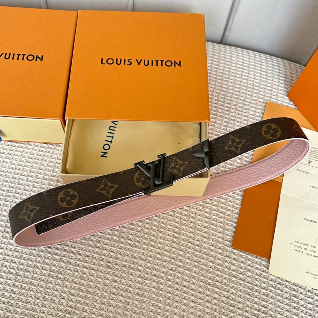 Louis Vuitton Replica
 Belts Lychee Pattern Women Fall Collection