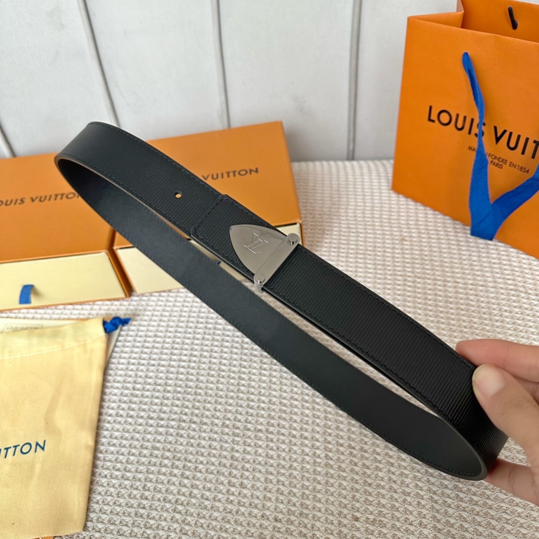 Louis Vuitton Belts Calfskin Cowhide