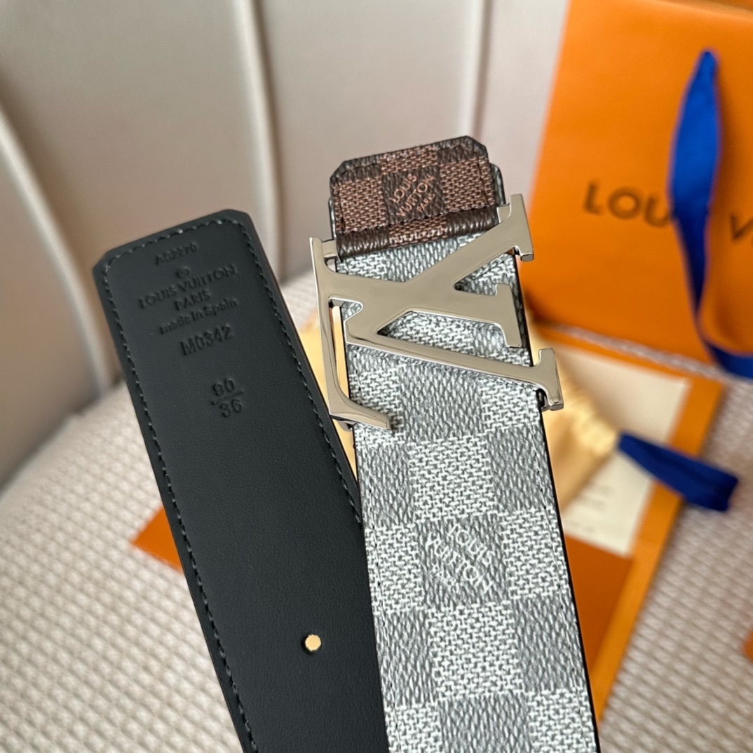 寬40mm驢家早春新品原單品質寬度4.0cm雙面可用全新摩登時尚的帆布襯托原廠小牛皮底搭配全新搭扣設計頂