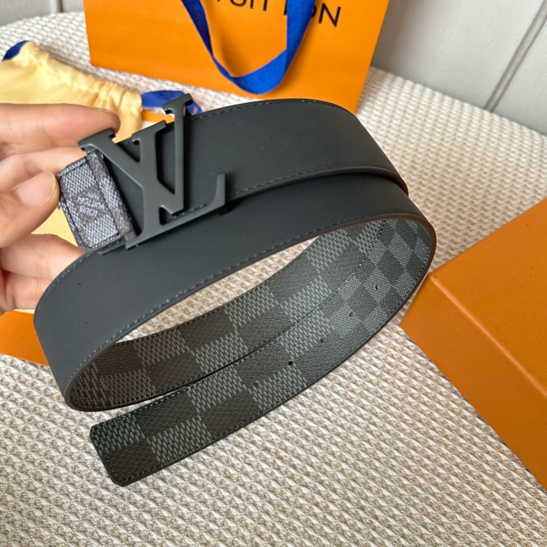 寬40mm驢家早春新品原單品質寬度4.0cm雙面可用全新摩登時尚的帆布襯托原廠小牛皮底搭配全新搭扣設計頂