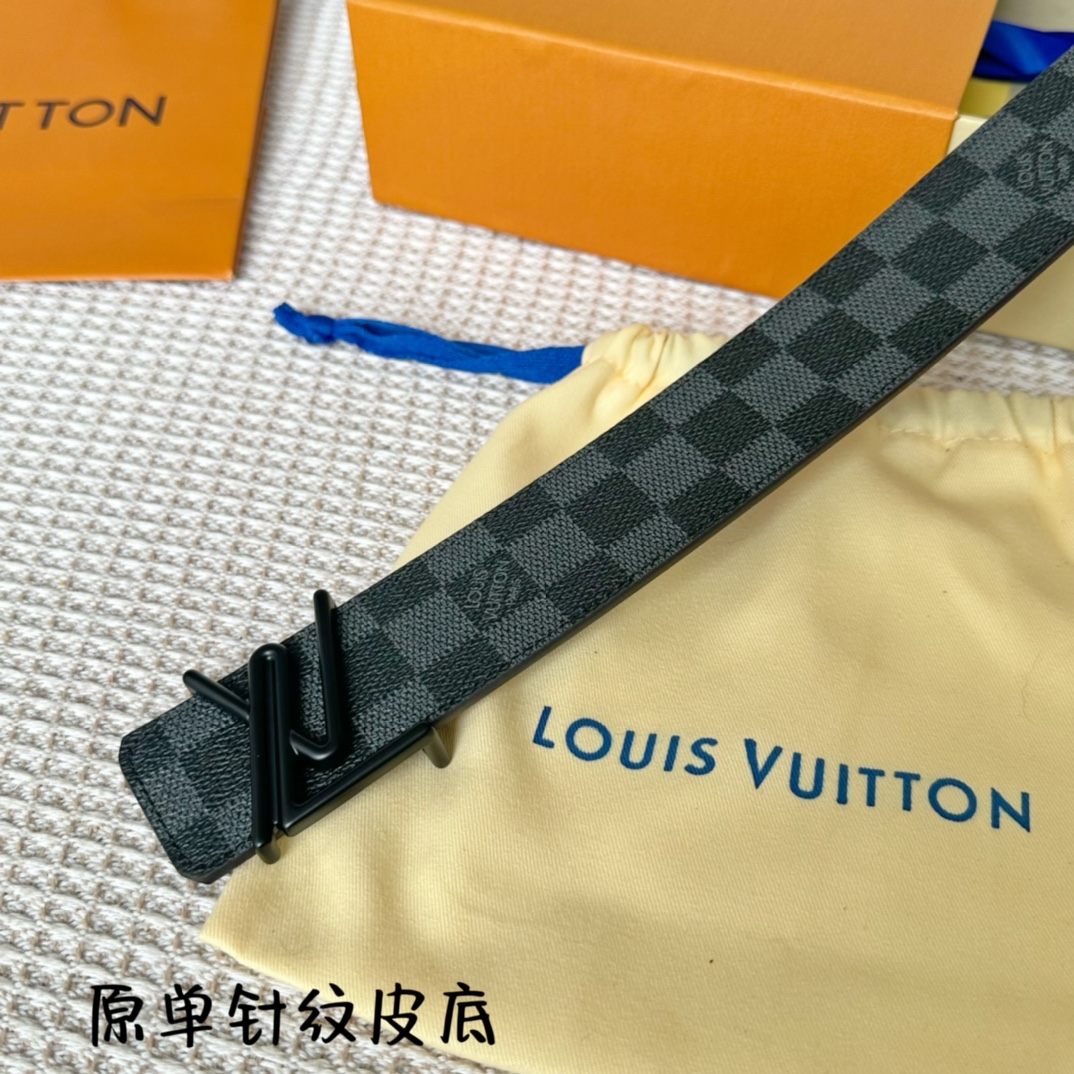 寬40mm驢家新品寬度40mm驢家SS早春新品腰帶系列意大利原廠皮料扣頭採用最新款鋼扣五金效果工藝全方位