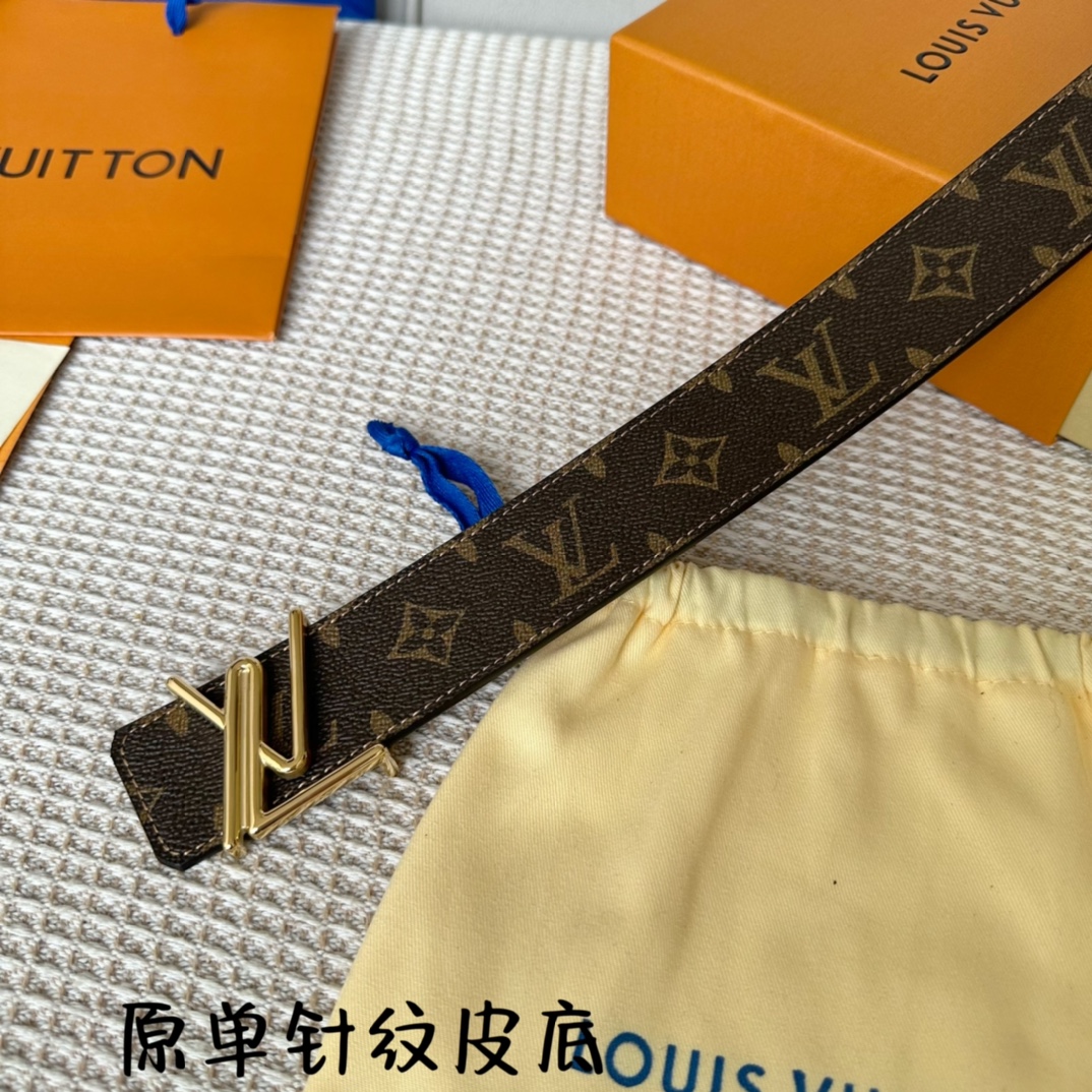 寬40mm驢家新品寬度40mm驢家SS早春新品腰帶系列意大利原廠皮料扣頭採用最新款鋼扣五金效果工藝全方位