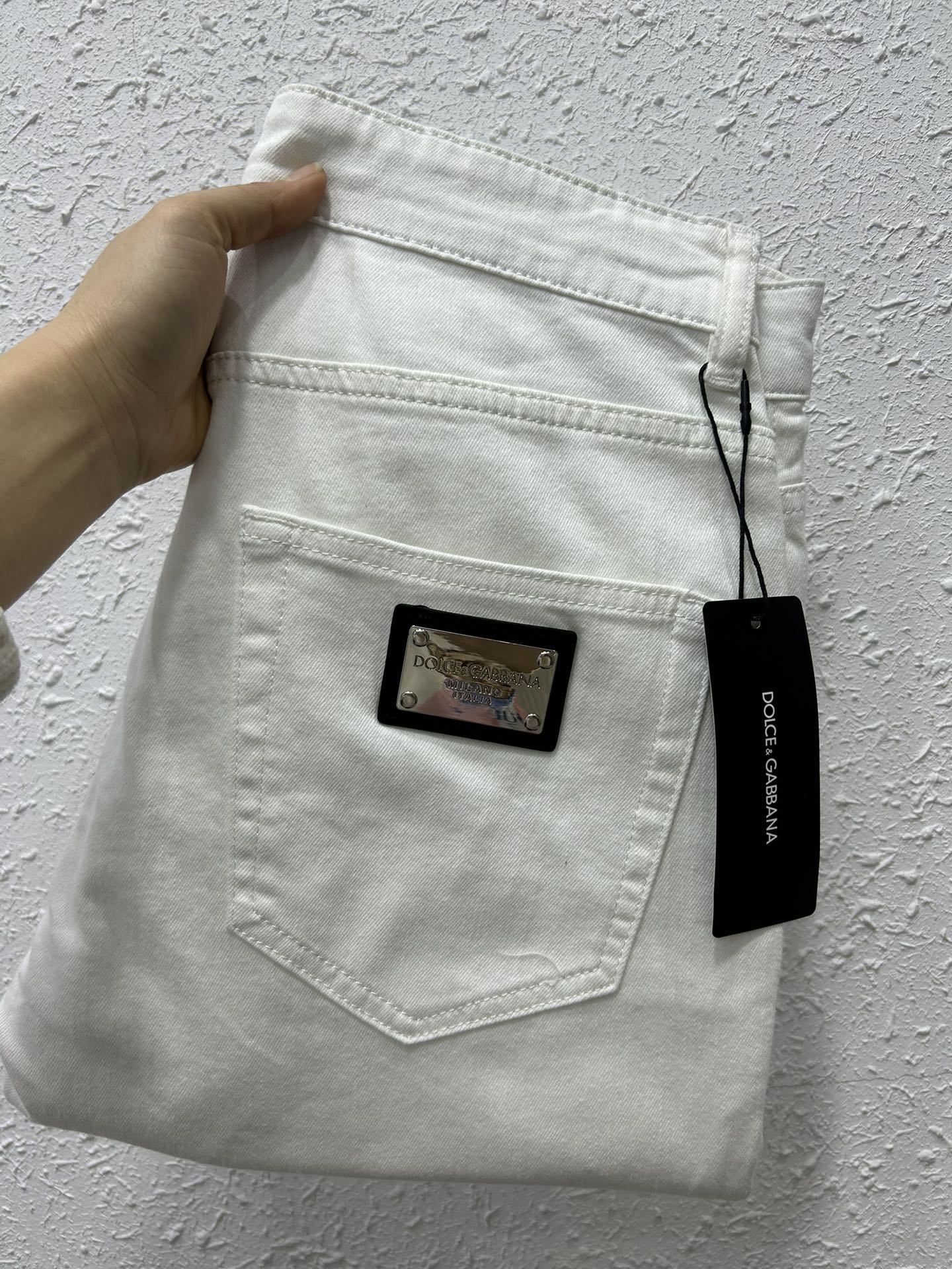 NO:119606,DG SS. Spring and summer thin jeans, soft and elastic fabric, high comfort, slim fit 29-38,,Dolce&Gabbana,jeans,alexander wang19860909DG SS. 春夏薄款色牛仔裤 面料柔软有弹力 舒适度高 修身款 29-38,,Dolce&Gabbana,jeans,alexander wang,Men's clothing