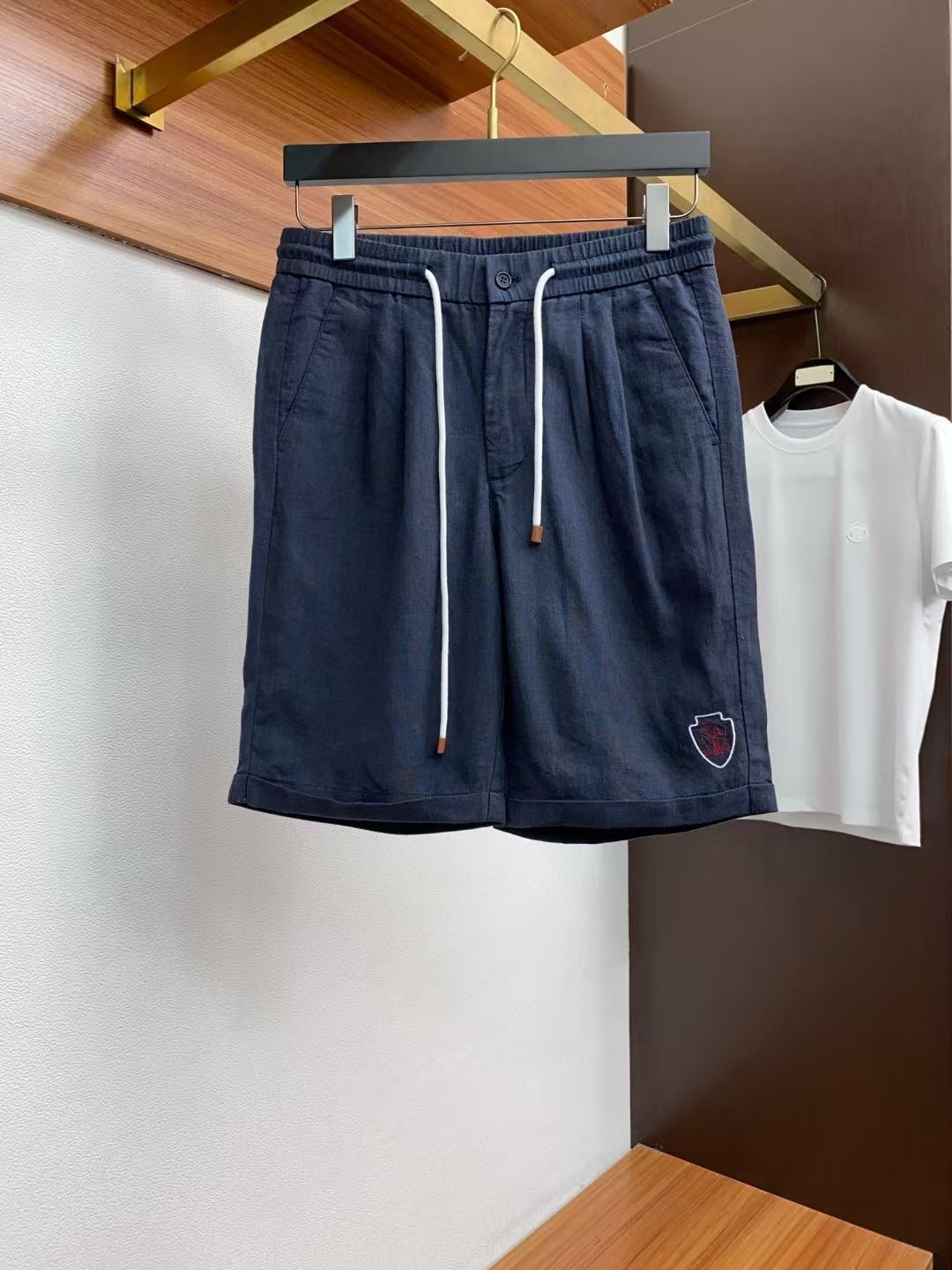 NO:159099,Bc code number (s-2xL30 32 34 36 38) New spring and summer style, the latest casual linen shorts. The original pants are casual and versatile, casual and lazy, high-end custom imported linen fabric, custom craftsmanship, and comfortable. High-end and atmospheric, does the summer taste have? First choice.,, shorts, alexander wang19860909Bc 码数（s-2xL30 32 34 36 38） 春夏季新款,最新休闲亚麻短裤.原版裤型上身休闲百搭、随性慵懒范,高级定制进口亚麻面料,订制工艺 舒适感爆棚.高端大气,夏天的味道有没有,首选 .,,shorts,alexander wang,Men's clothing