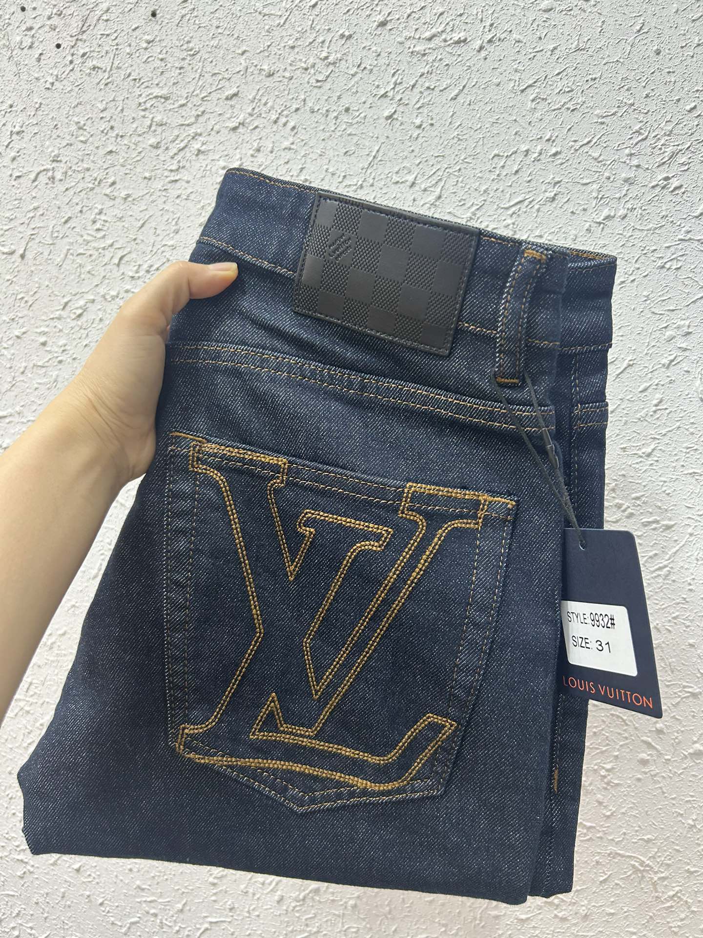 NO:512423,Donkey 25FW autumn and winter new style jeans Original color The fabric is super soft, elastic, high comfort Classic five-bag model High quality Small straight cube number 29-38,,louis vuitton,louis vuitton,jeans,alexander wang19860909驴家 25FW秋冬新款牛仔裤 原色 面料超级柔软,带弹力 舒适度高 经典五袋款 高品质 小直筒 码数29-38,,louis vuitton,louis vuitton,jeans,alexander wang,Men's clothing