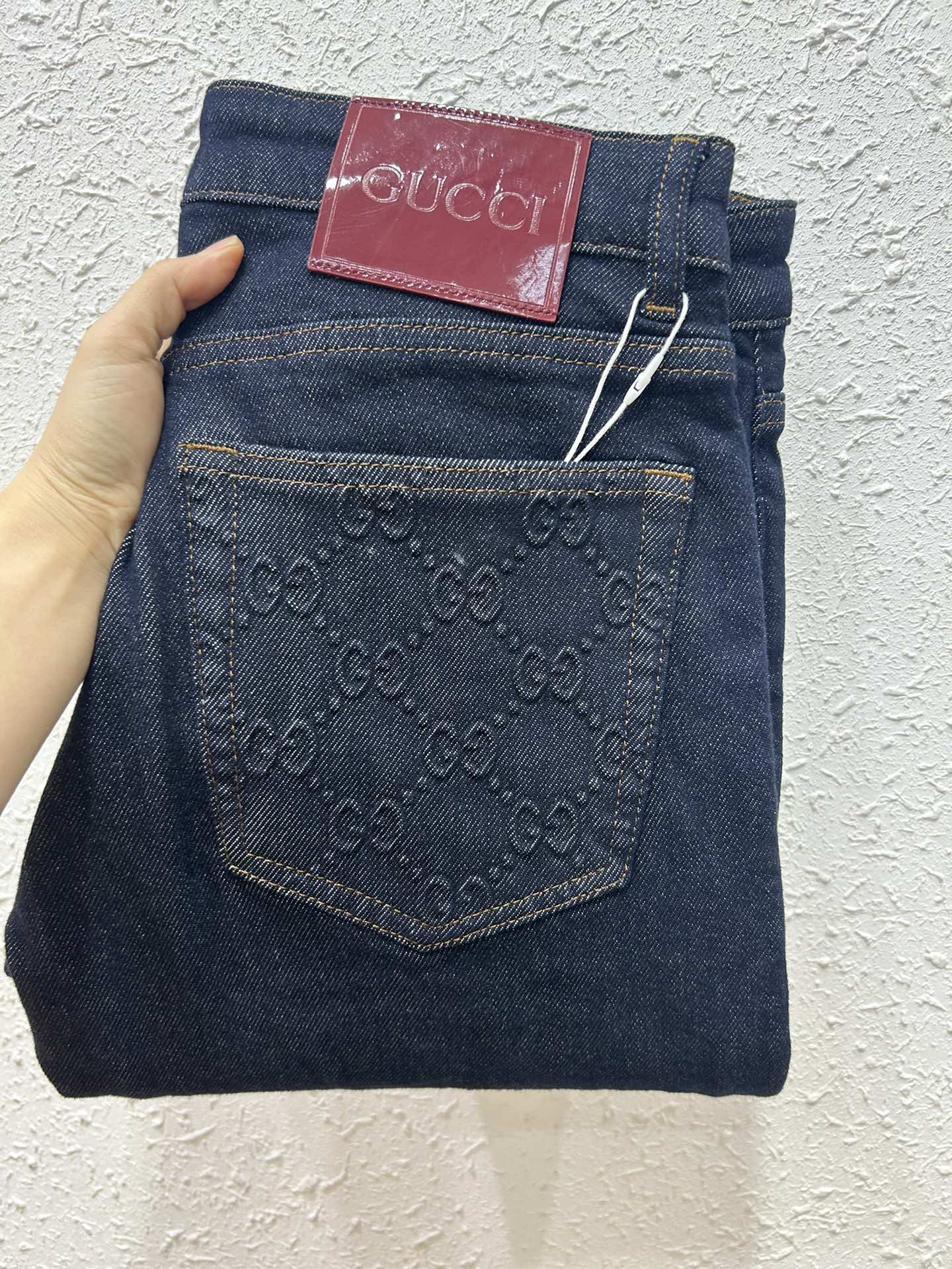 NO:512389,Gucci 25FW new style men's small straight jeans pocket embossed design 29-38,,gucci,jeans,alexander wang19860909Gucci 25FW新款 男士小直筒牛仔裤 口袋压花设计 29-38,,gucci,jeans,alexander wang,Men's clothing