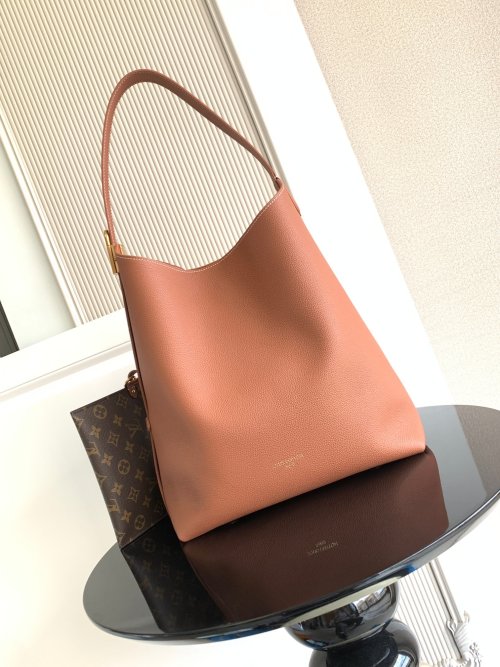 Low Key Hobo Medium Bag in Grained Leather with Adjustable Shoulder Strap 1 Low Key Hobo Medium Bag in Grained Leather with Adjustable Shoulder Strap