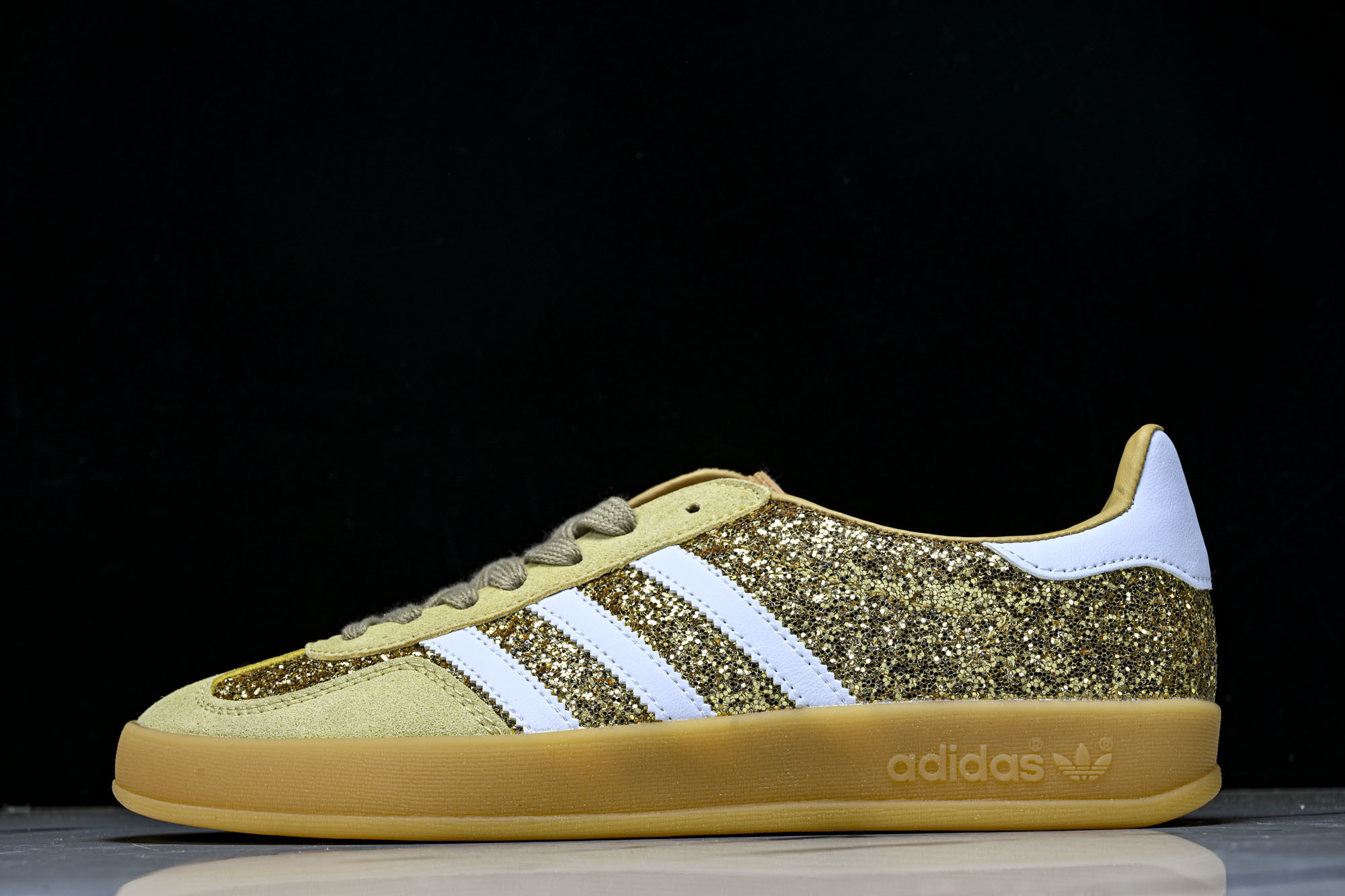 Adidas Originals GAZELLE INDOOR DIY 三叶草复古休闲防滑耐磨低帮板鞋亮