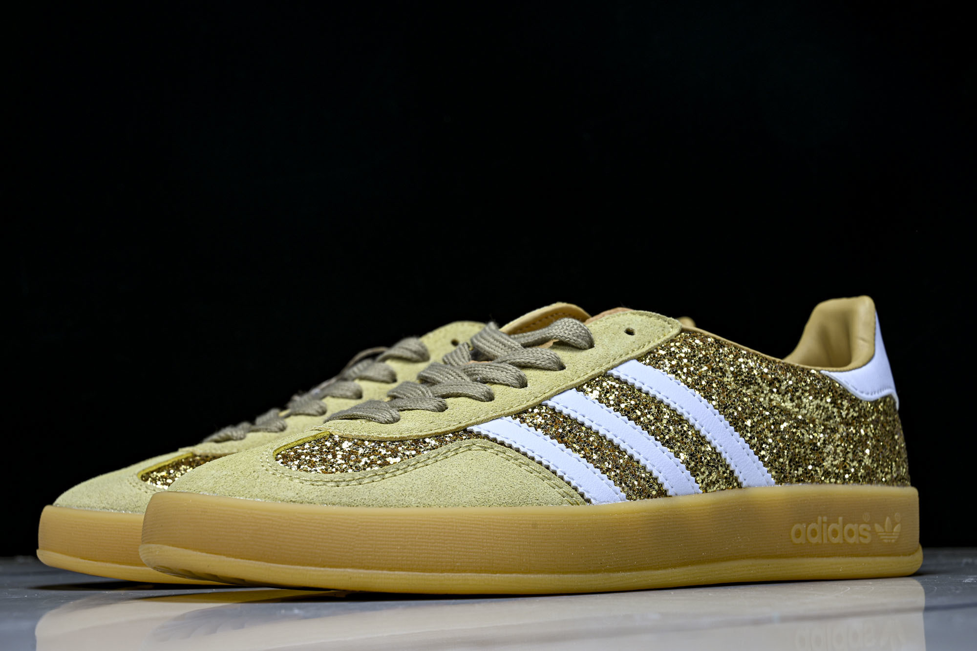 Adidas Originals GAZELLE INDOOR DIY 三叶草复古休闲防滑耐磨低帮板鞋亮