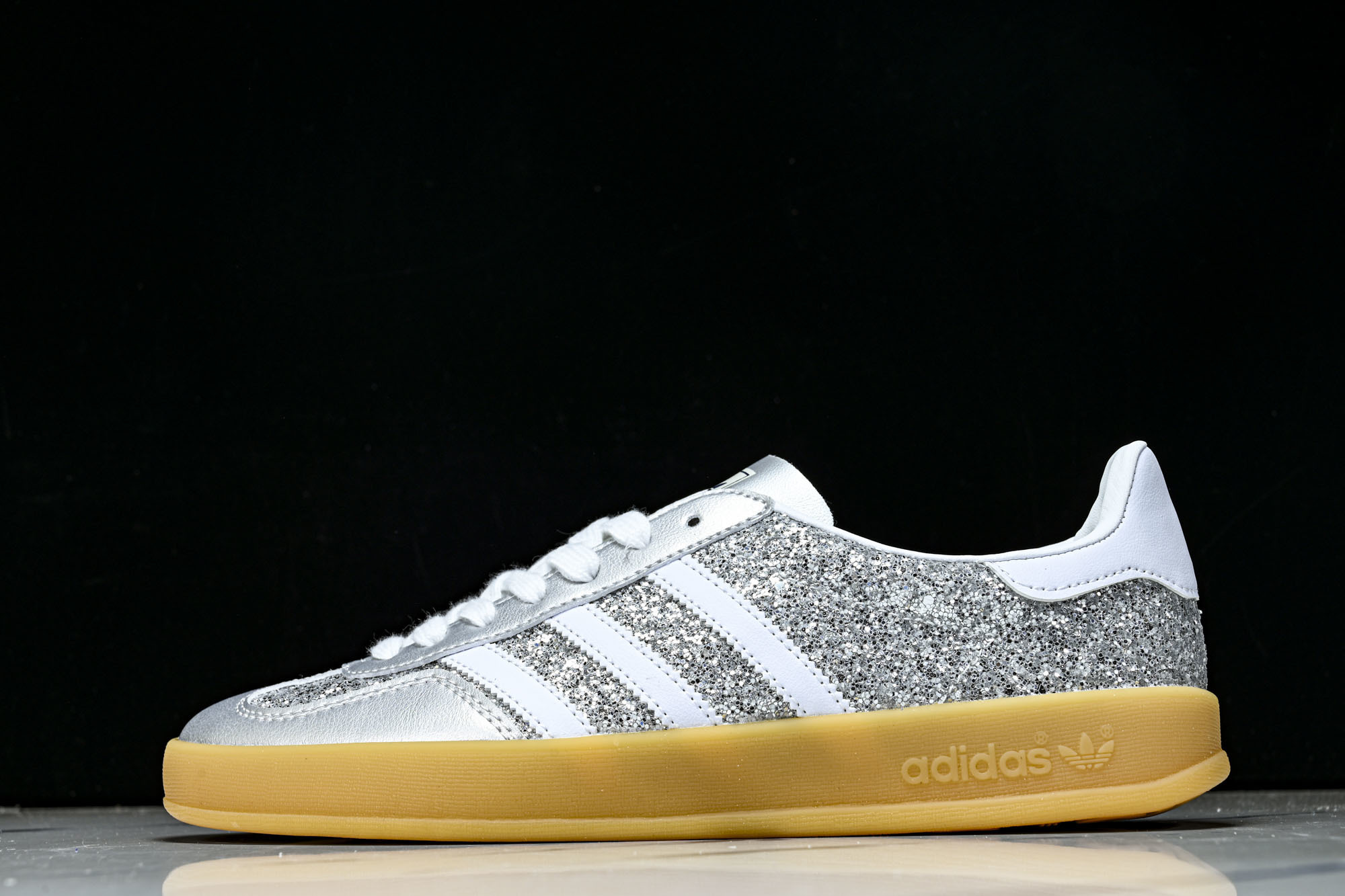 Adidas Originals GAZELLE INDOOR DIY 三叶草复古休闲防滑耐磨低帮板鞋亮