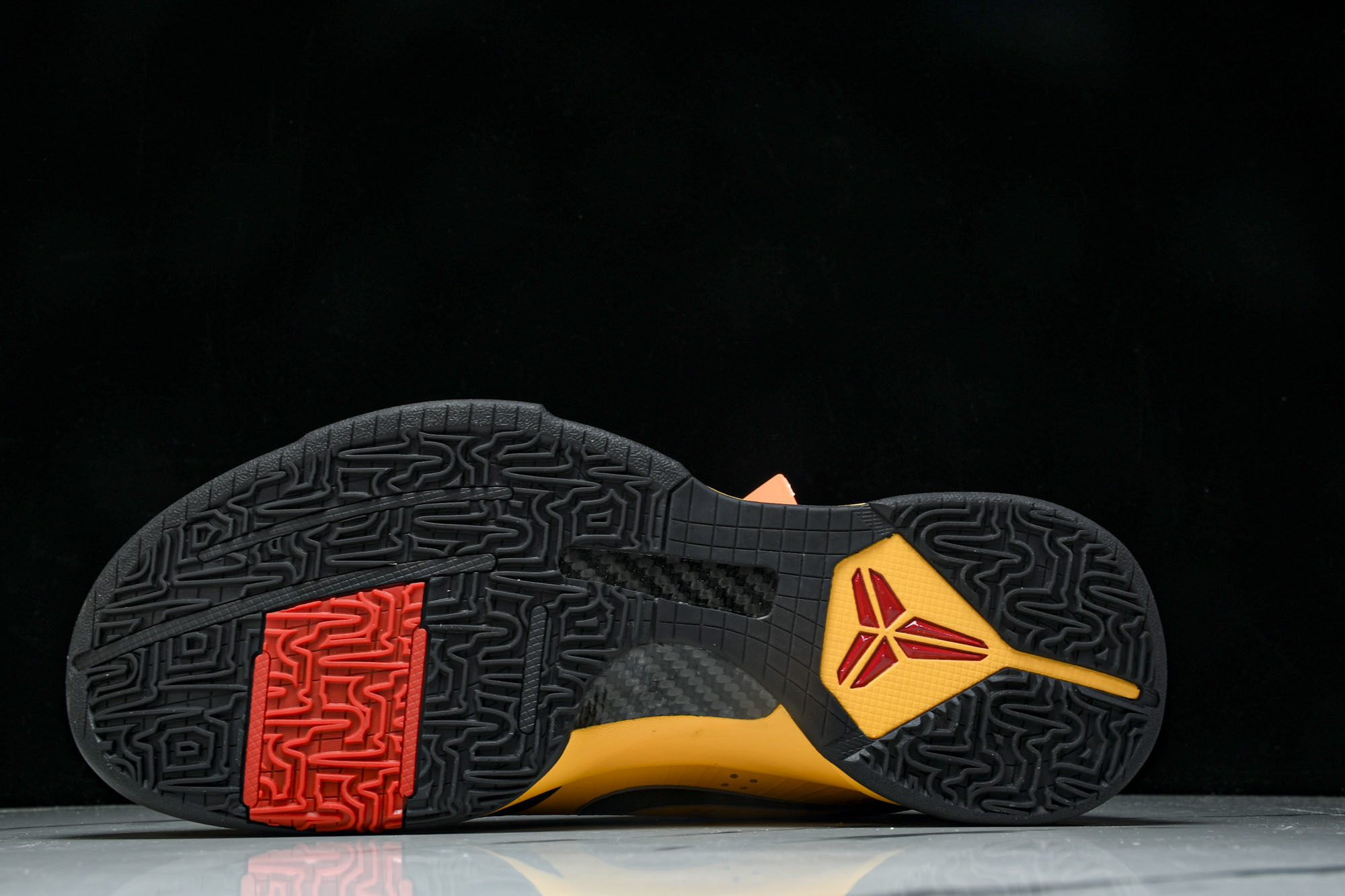 NK Kobe 5 Protro‘Bruce Lee’黑黄 李小龙 CD4991-70040 40.5 