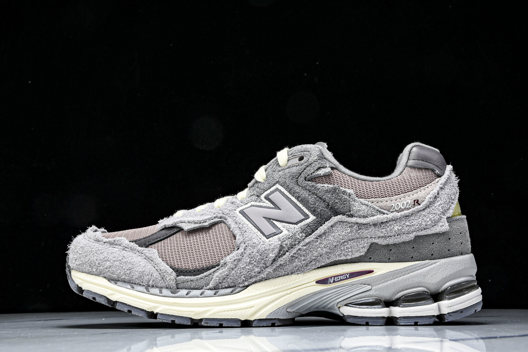 美产 New Balance 2002R ＂Reflned Future＂低帮复古休闲跑步鞋 灰紫 M2