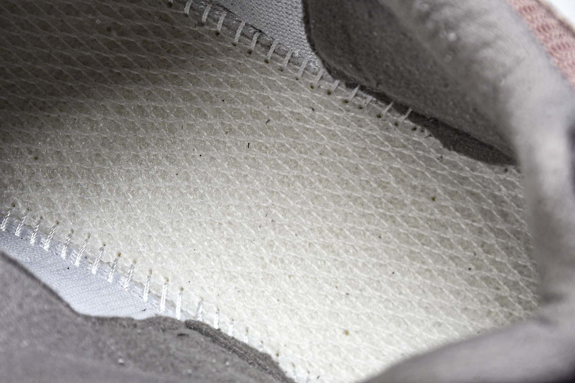 美产 New Balance 2002R ＂Reflned Future＂低帮复古休闲跑步鞋 灰紫 M2