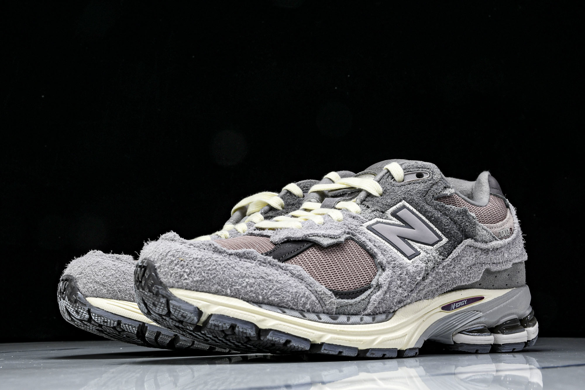 美产 New Balance 2002R ＂Reflned Future＂低帮复古休闲跑步鞋 灰紫 M2