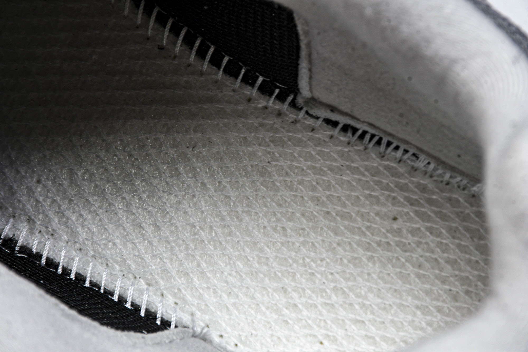 美产 New Balance 2002R ＂Reflned Future＂低帮复古休闲跑步鞋 云雨灰 M