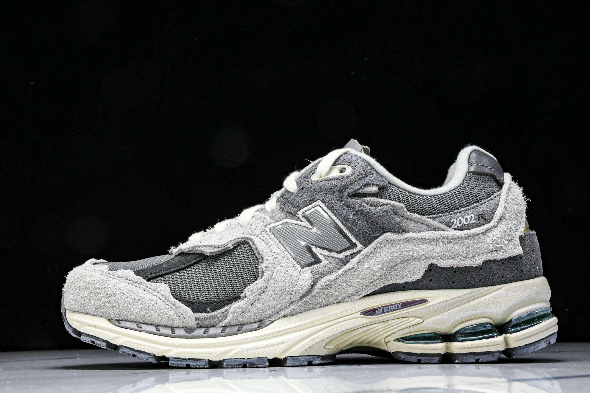 美产 New Balance 2002R ＂Reflned Future＂低帮复古休闲跑步鞋 云雨灰 M