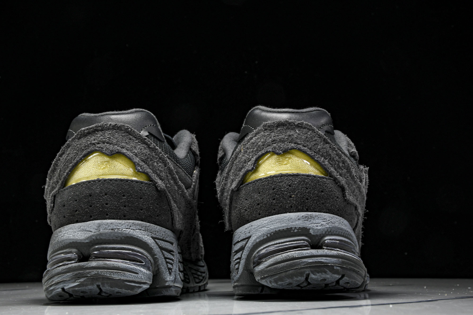 美产 New Balance 2002R ＂Reflned Future＂低帮复古休闲跑步鞋 深灰色 M