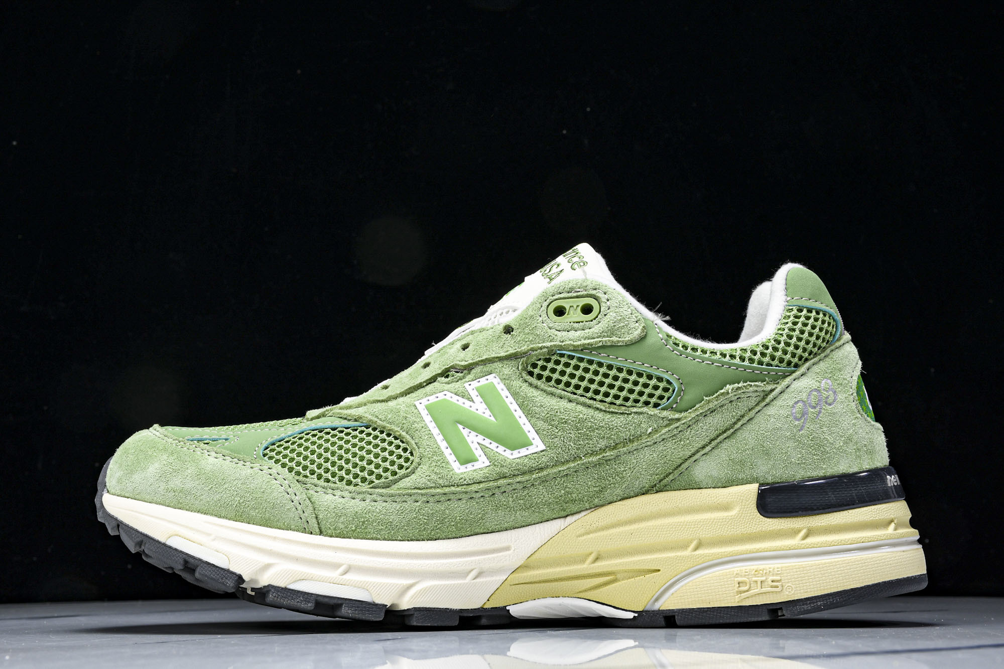 集合图美产 WTAPS x New Balance 992 ＂Olive Drab＂复古休闲跑步鞋 复古