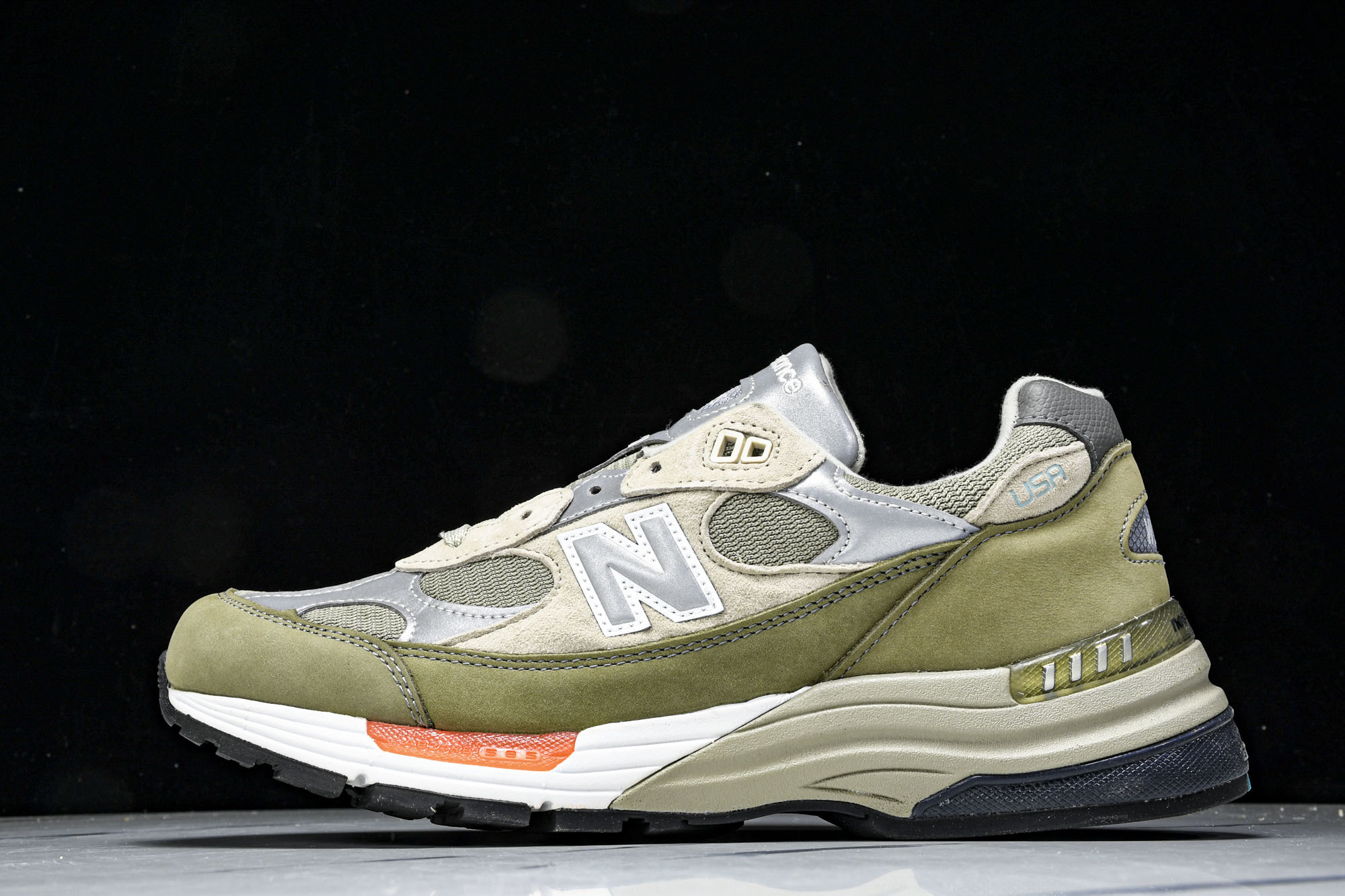 集合图美产 WTAPS x New Balance 992 ＂Olive Drab＂复古休闲跑步鞋 复古
