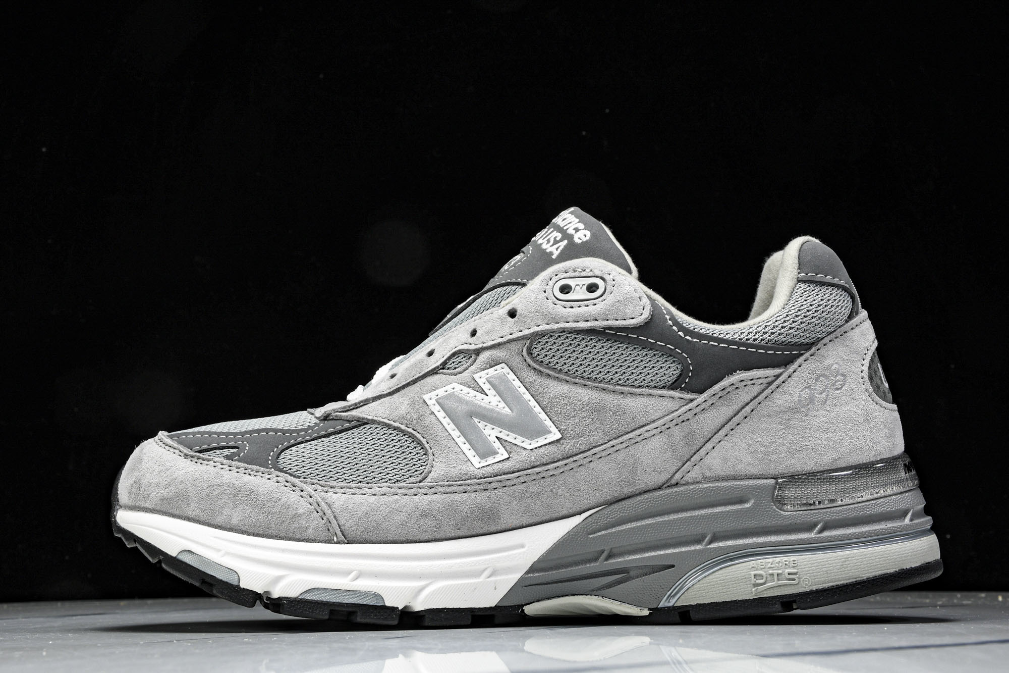 集合图美产 WTAPS x New Balance 992 ＂Olive Drab＂复古休闲跑步鞋 复古