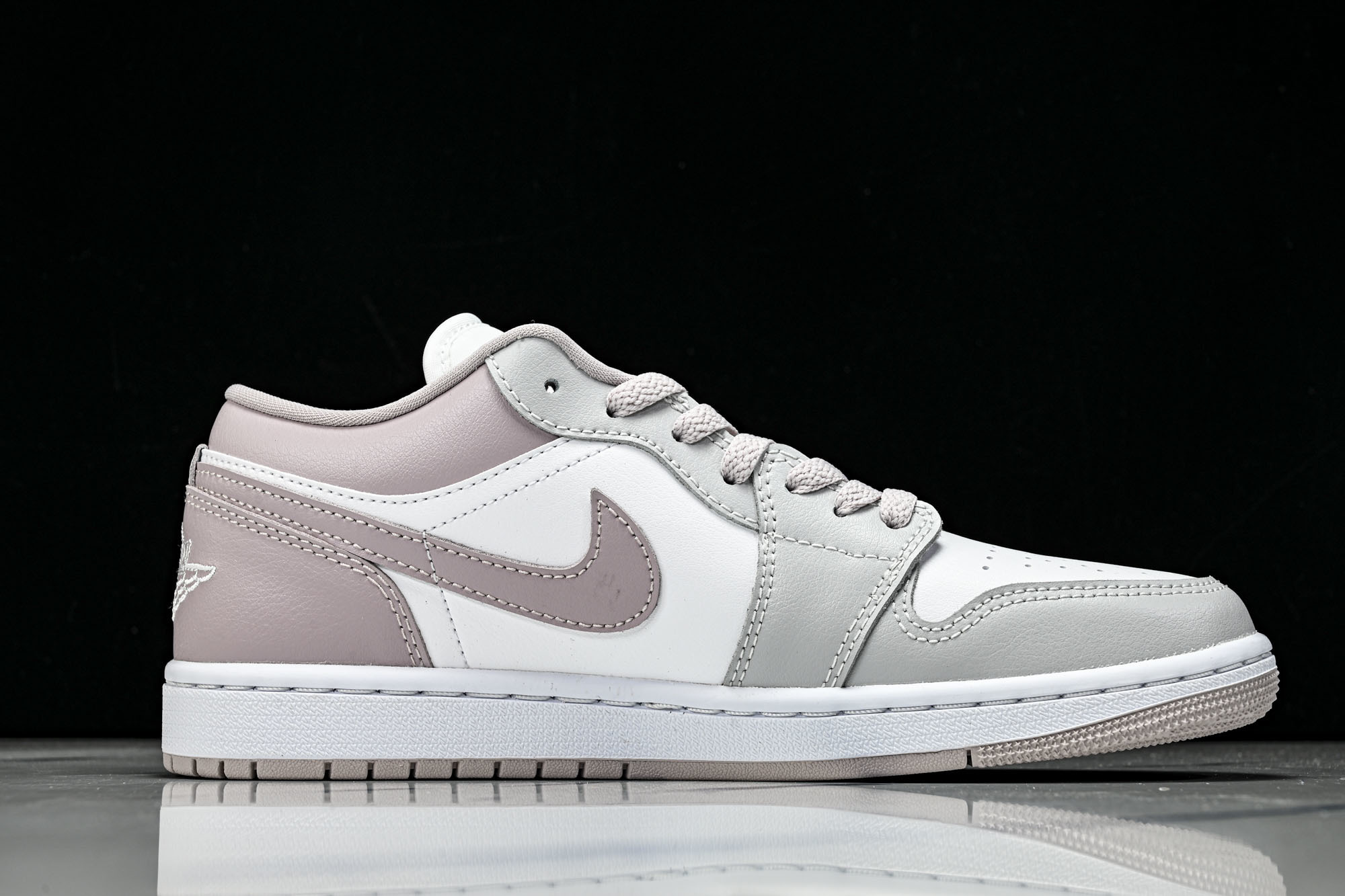 WMNS Air Jordan 1 Low Particle Rose White Neutral Gr