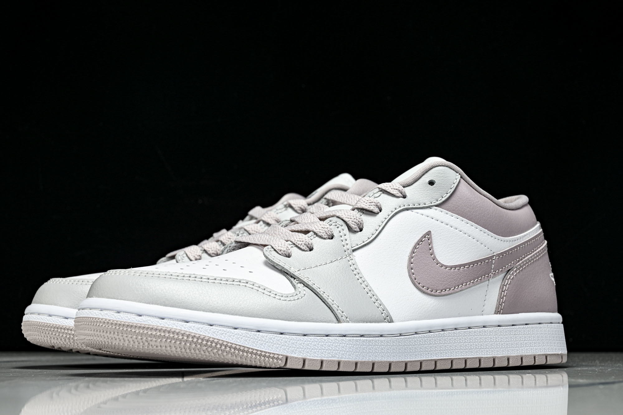 WMNS Air Jordan 1 Low Particle Rose White Neutral Gr