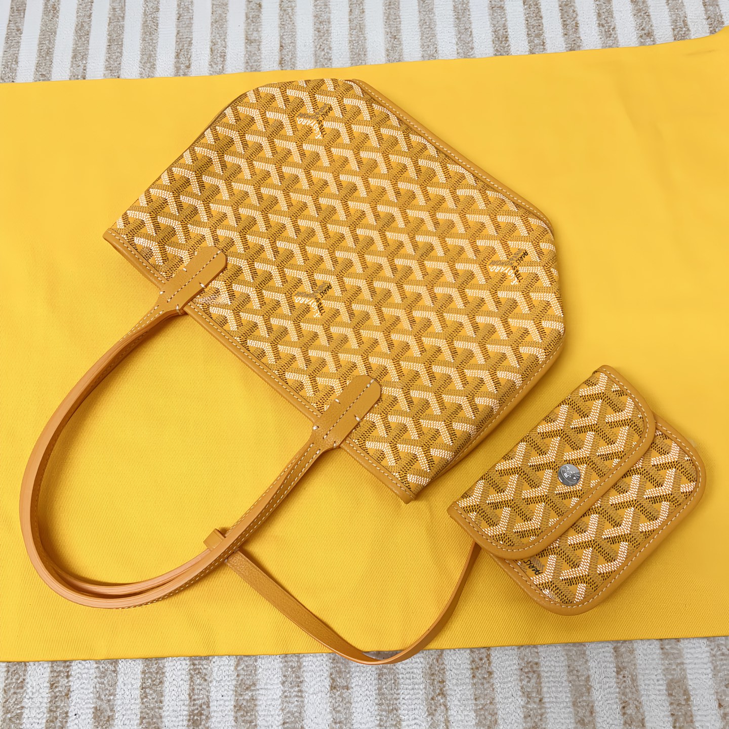 Желтая сумка с геометрическим узором Goyard