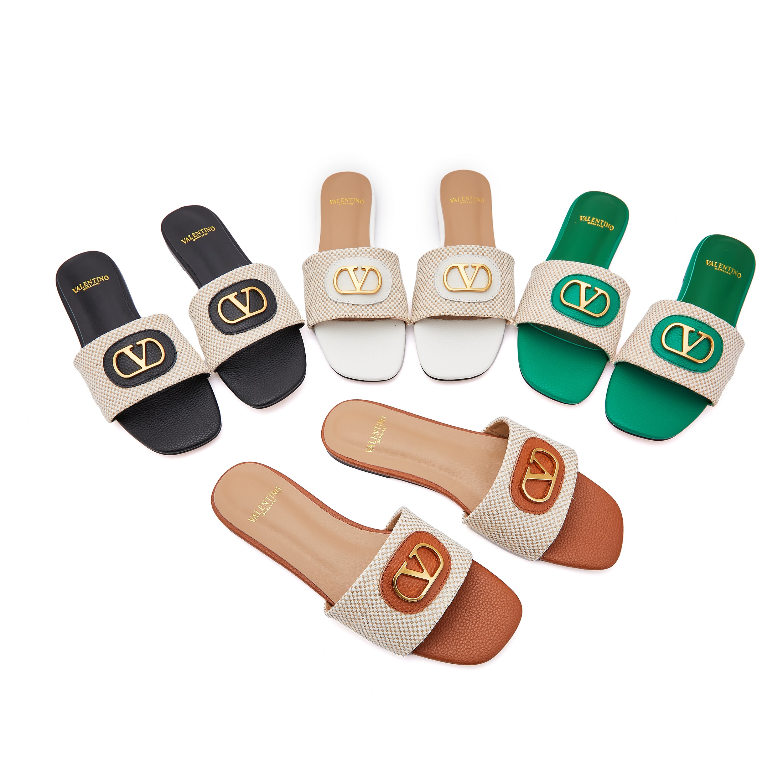 NO:230982,1902-9 Valentino Valentino official website new flat slippers 35-43, 44.45 non-return and exchange, genuine leather sole non-return and exchange, split-toe shoes, valentino, valentino, slippers198609091902-9 Valentino华伦天奴官网新款平底拖鞋 35-43, 44.45不退换, , 真皮底不退换,分趾鞋,valentino,valentino,slippers,Women's Shoes