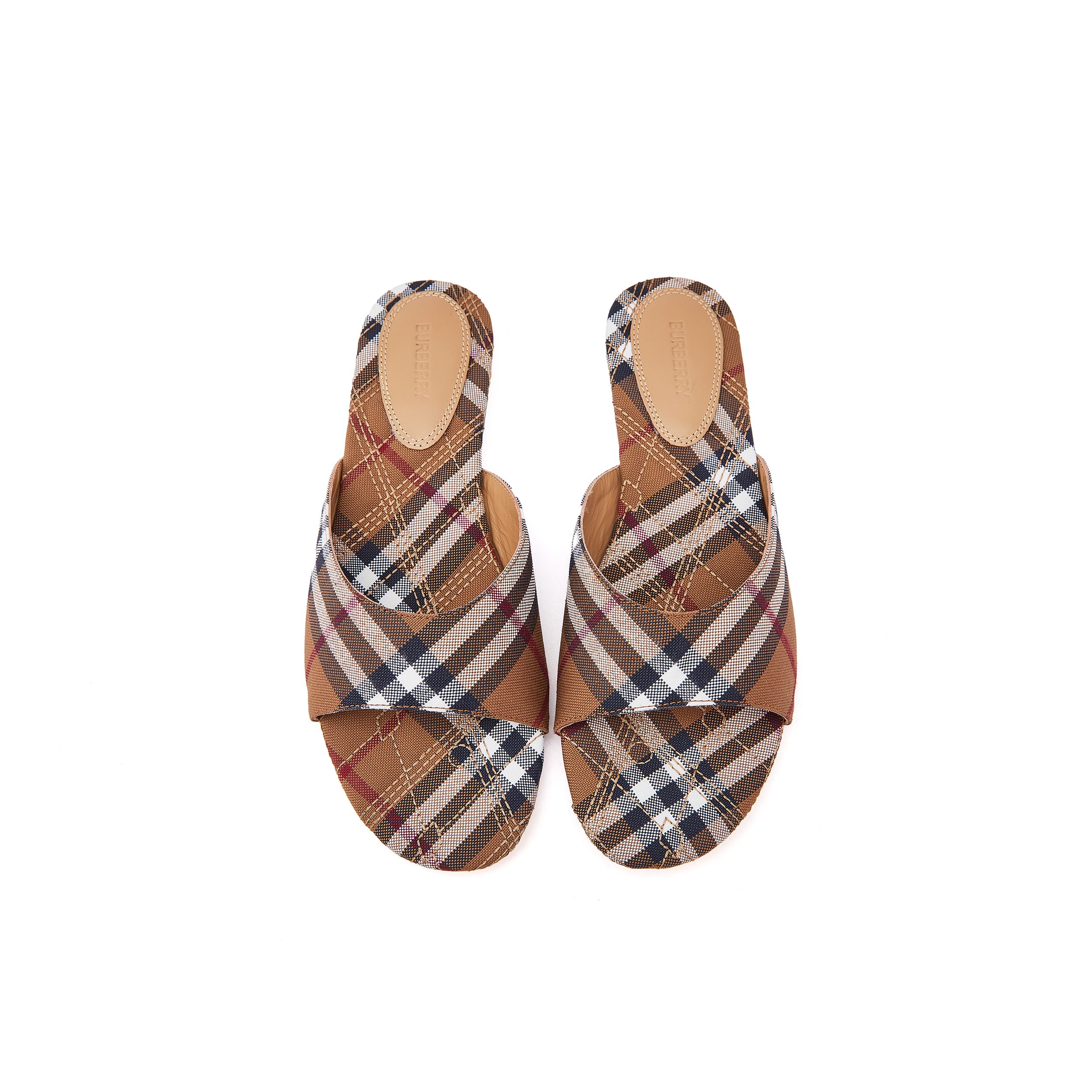 NO:224700,18612-63 Burberry Burberry new flat slippers, size 35-43, 44.45 customized non-return and exchange, rubber sole, hot diamond style, leather sole custom non-return and exchange, slippers, burberry, burberry, slippers1986090918612一63 Burberry巴宝莉新款平底拖鞋,35-43码,44.45订做不退换,橡胶底,烫钻款,皮底订做不退换,拖鞋,burberry,burberry,slippers,Women's Shoes