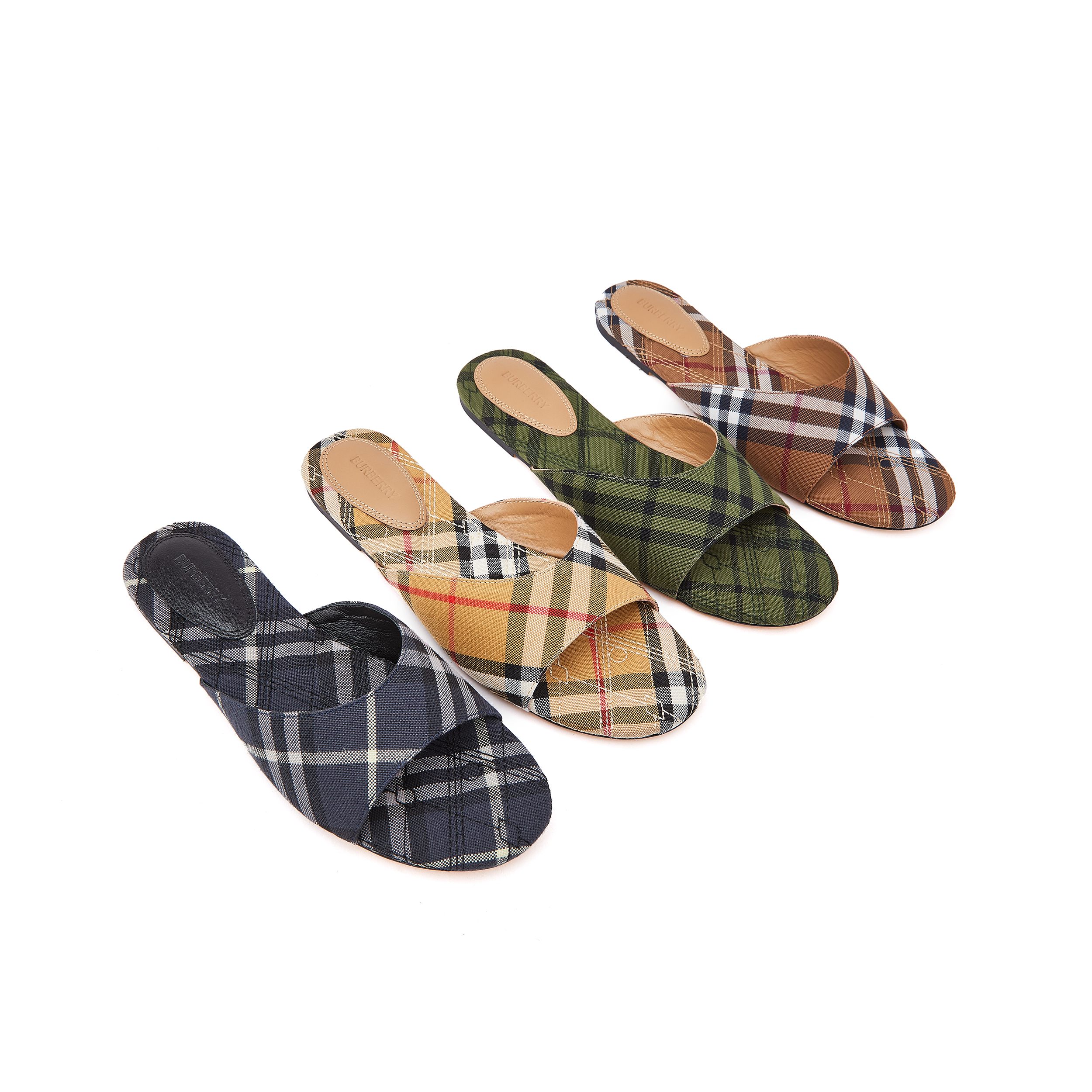 NO:224702,18612-63 Burberry Burberry new flat slippers, size 35-43, 44.45 customized non-return and exchange, rubber sole, hot diamond style, leather sole custom non-return and exchange 70 yuan, slippers, burberry, burberry, slippers1986090918612一63 Burberry巴宝莉新款平底拖鞋,35-43码,44.45订做不退换,橡胶底,烫钻款,皮底订做不退换70元,拖鞋,burberry,burberry,slippers,Women's Shoes