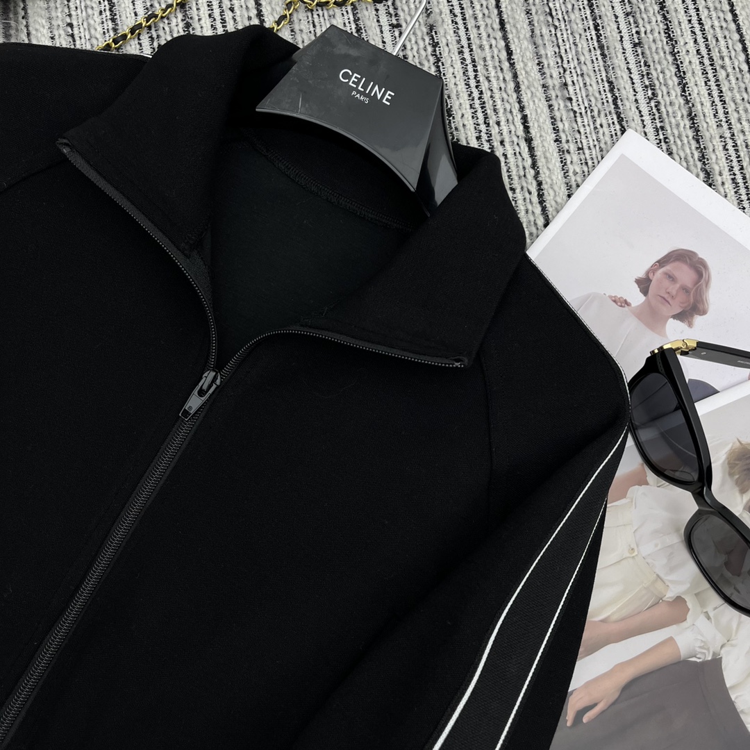 “Alex’s New Liner: One-Size-Fits-All Female Suit Set for Early Autumn Series” - 图片 5