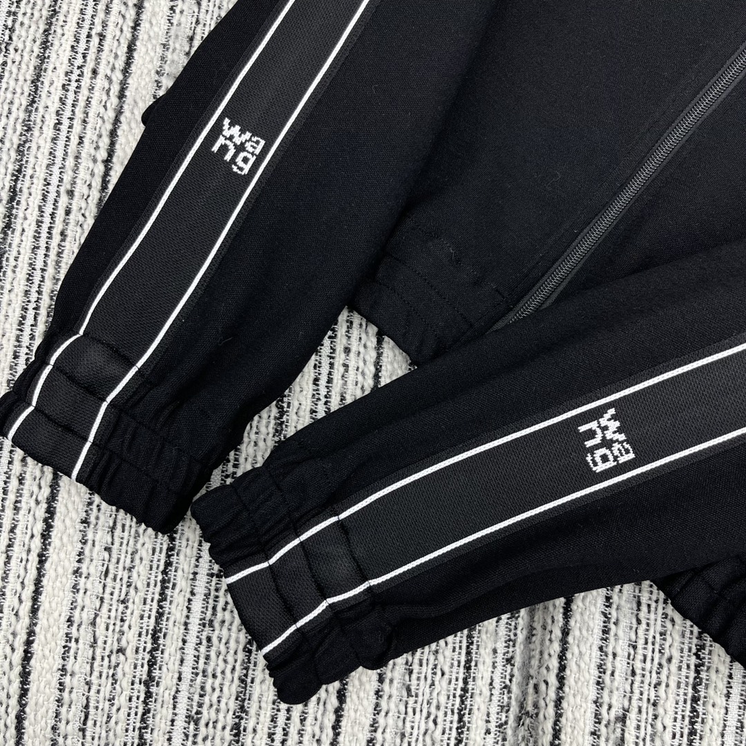 “Alex’s New Liner: One-Size-Fits-All Female Suit Set for Early Autumn Series” - 图片 7