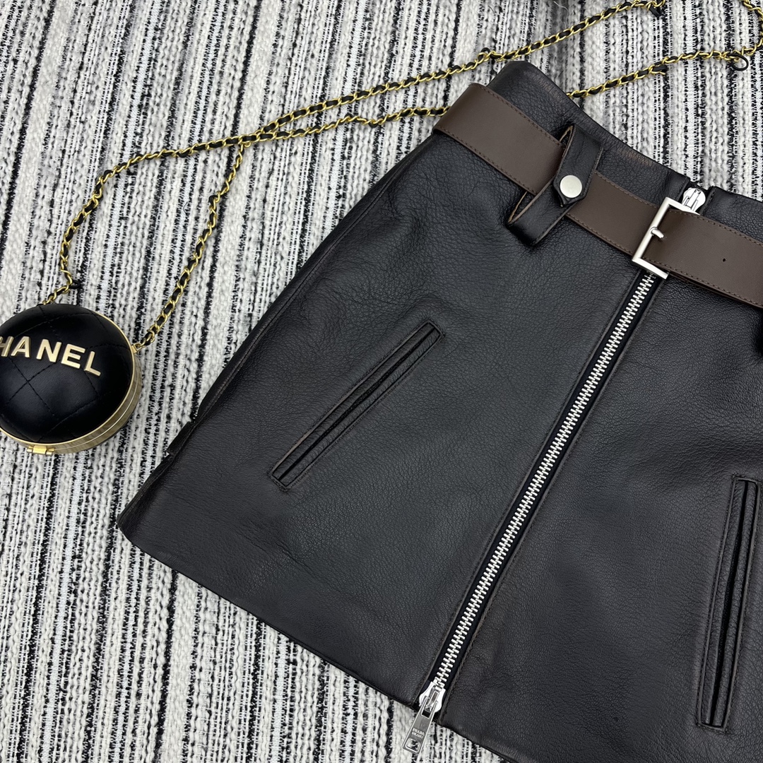 High-End Female Suit with New Sheep-Skin Design for Autumn/Winter 24-Year Collection - 图片 4