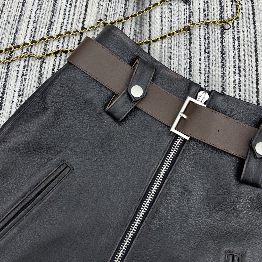 High-End Female Suit with New Sheep-Skin Design for Autumn/Winter 24-Year Collection - 图片 3